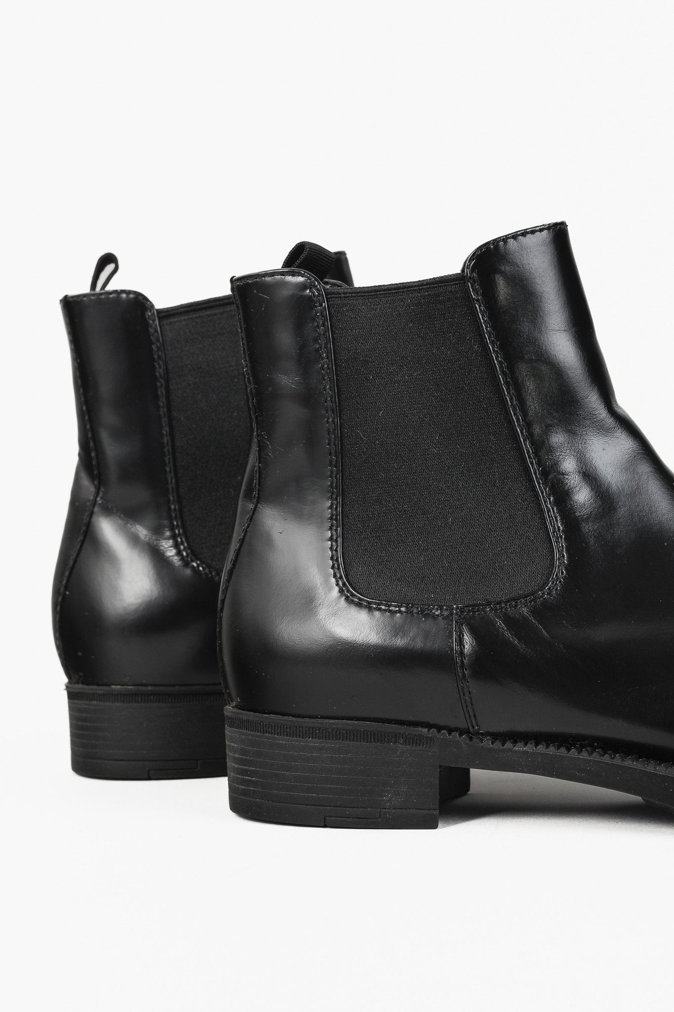 Prada Prada Black Brogue Chelsea Boots Size US 5.5 / IT 35.5 - 8 Thumbnail