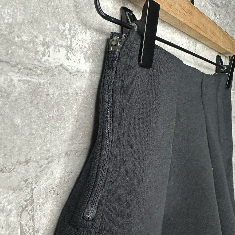 Nike Nike Women's Tech Fleece High Waisted 3” Pleated Shorts NWT Size 26" / US 2 / IT 38 - 10 Thumbnail