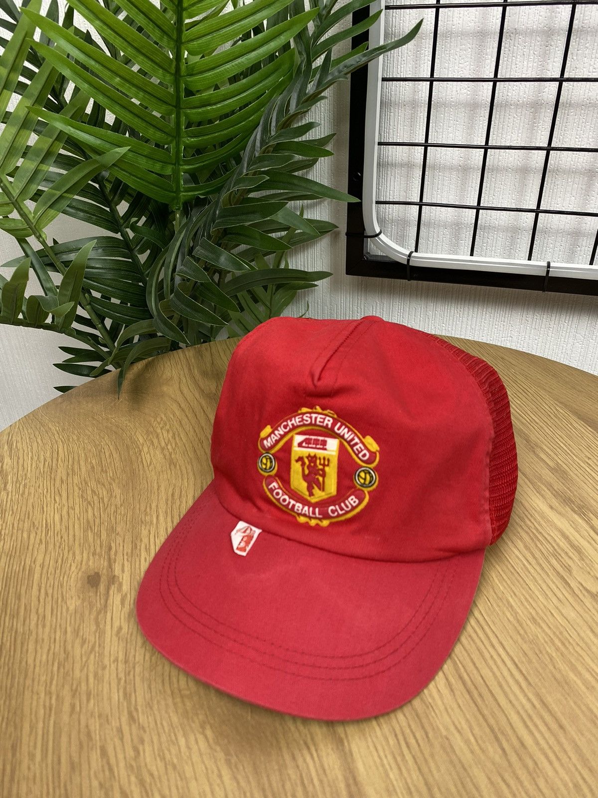 Vintage Vintage Manchester United Trucker Hat Football Cap Soccer Size ONE SIZE - 3 Thumbnail