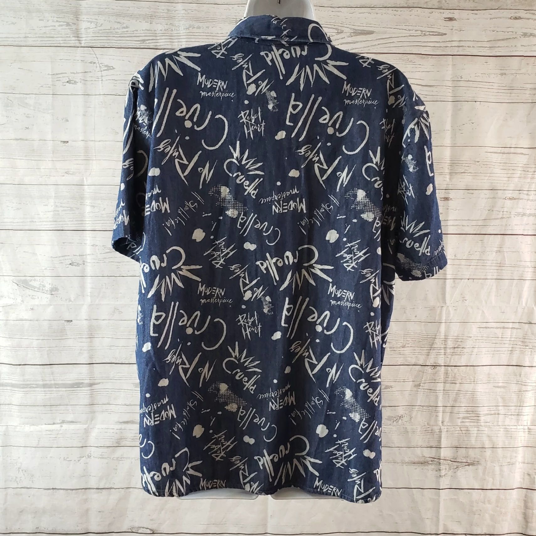 Disney Disney Womens Button Front Shirt XL Blue Chambray Denim Short Sleeve Cruella Theme Size XL / US 12-14 / IT 48-50 - 4 Thumbnail