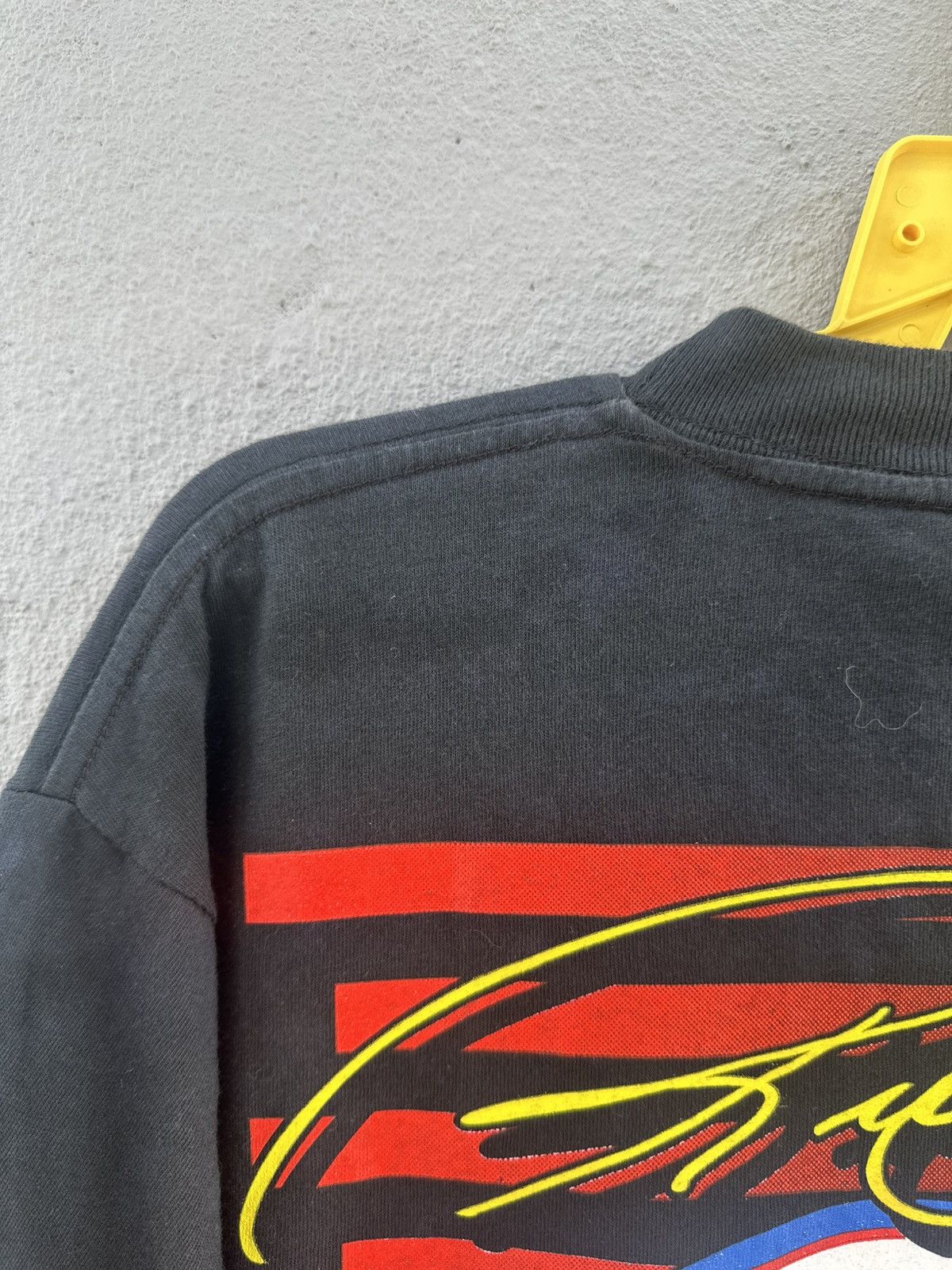 NASCAR Vintage 90s Ricky Graven Bud Racing Backhit Faded Tee Size US L / EU 52-54 / 3 - 11 Thumbnail