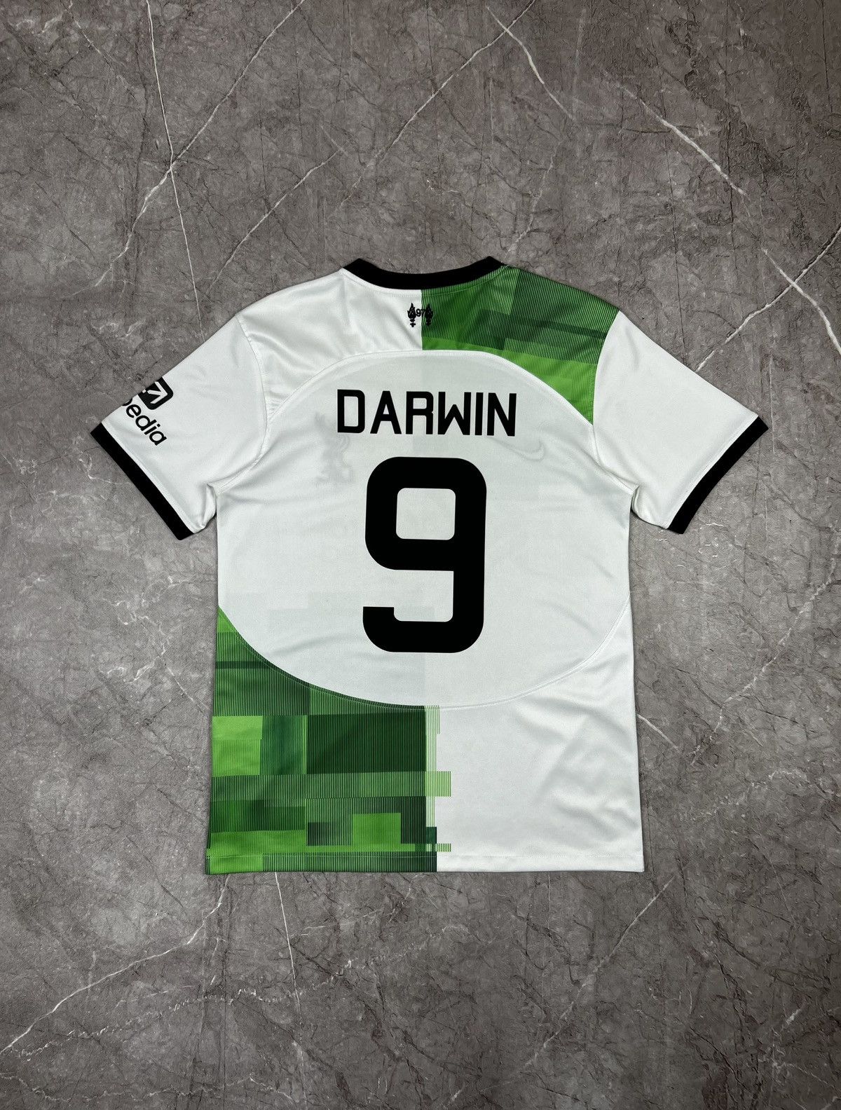 Nike LIVERPOOL NIKE 2023/2024 1 FOOTBALL THIRD JERSEY #9 DARWIN Size US S / EU 44-46 / 1 - 2 Thumbnail