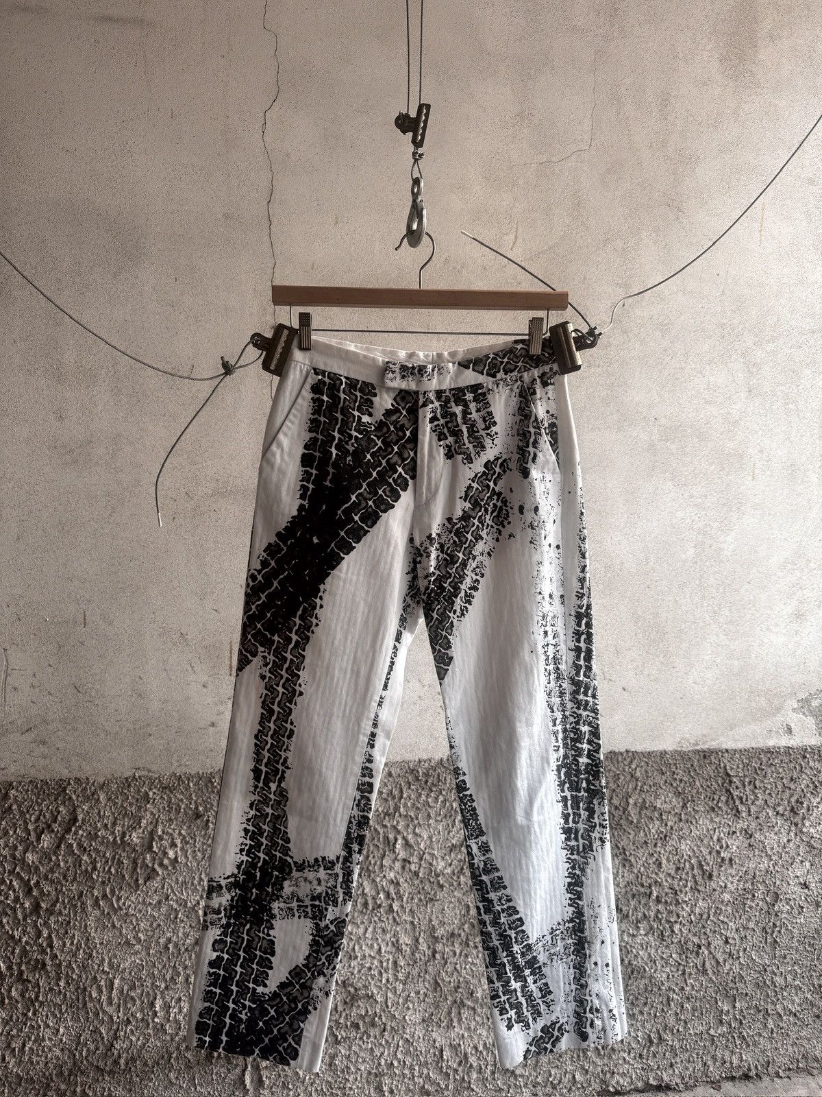 Alexander McQueen Alexander McQueen Tire Tracks Herringbone Pants Size US 30 / EU 46 - 9 Thumbnail