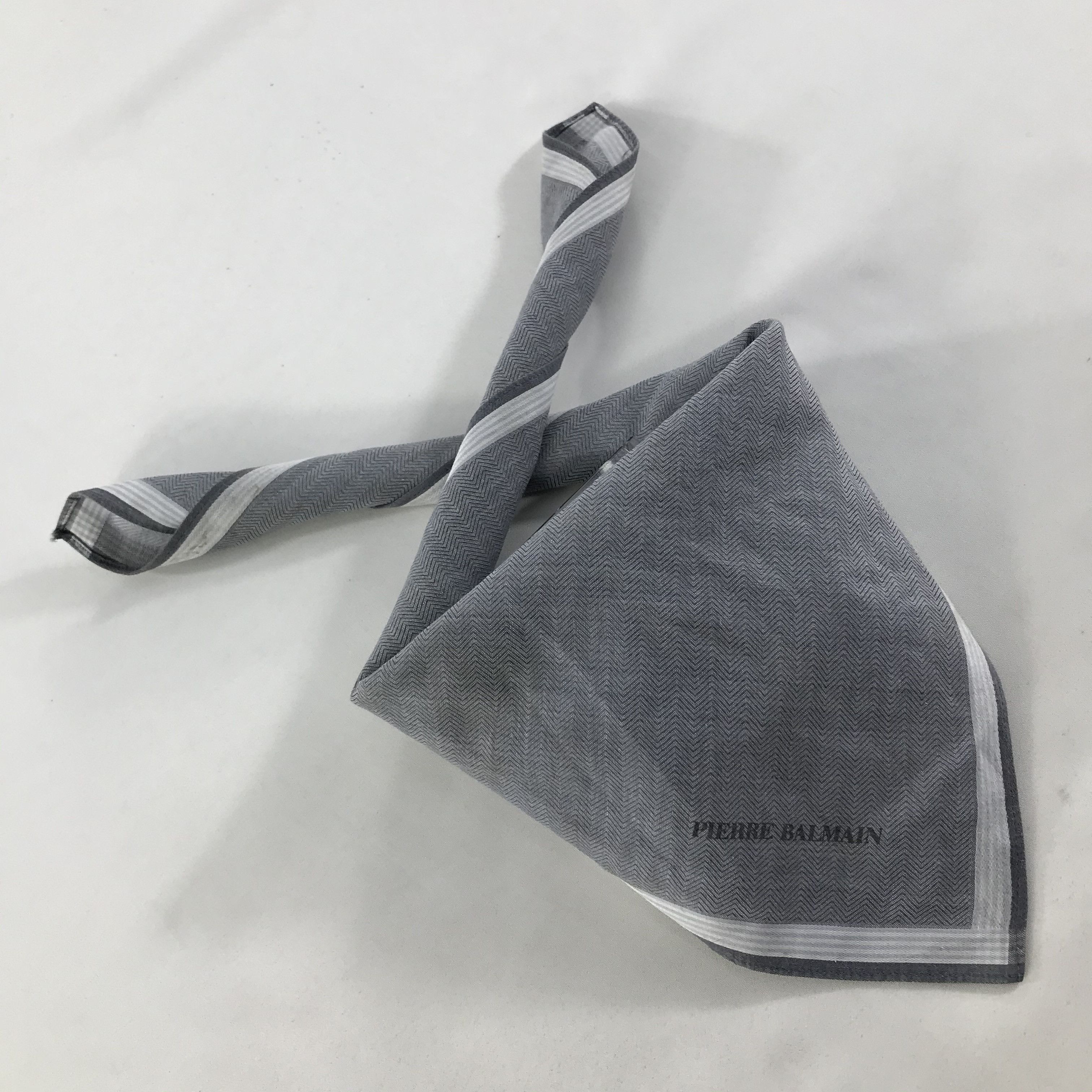 Pierre Balmain × Vintage Pierre Balmain Bandana / Handkerchief / Neckerchief - S1877 Size ONE SIZE - 4 Thumbnail