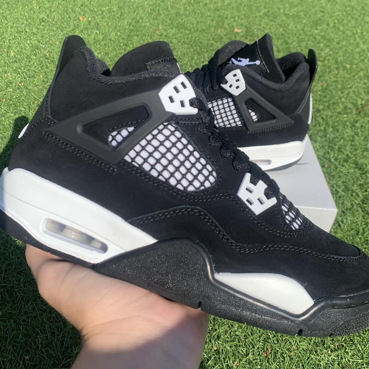 Jordan Brand Jordan 4 white thunder Size US 6 / EU 39 - 1 Thumbnail