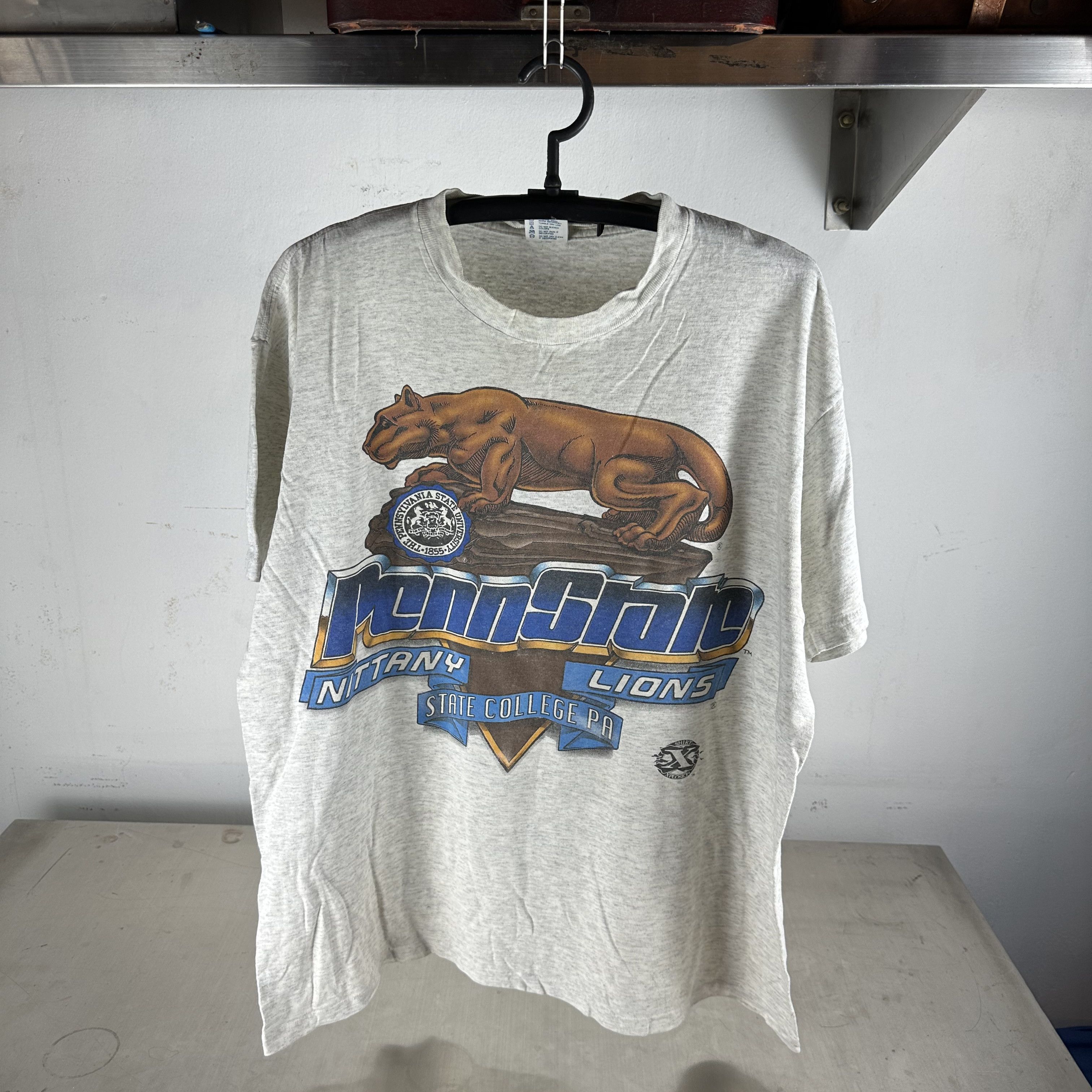Vintage Vintage 90s Penn State Nittany Lions NCAA Mascot T-Shirt Size US XL / EU 56 / 4 - 1 Thumbnail