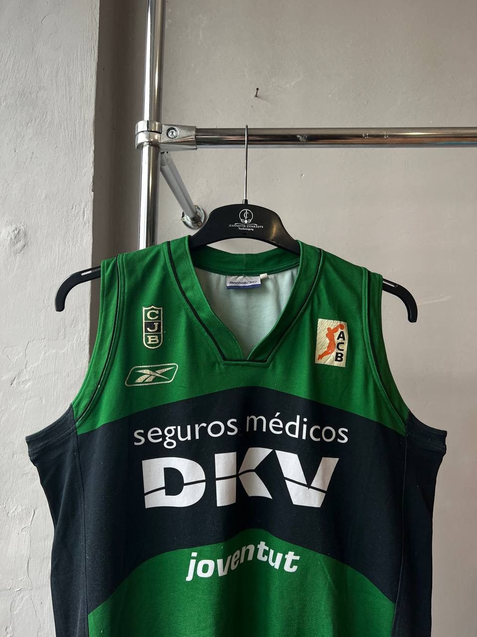 Reebok 2006/07 JOVENTUT BADALONA SPAIN HONE BASKETBALL JERSEY RARE Size US S / EU 44-46 / 1 - 3 Thumbnail