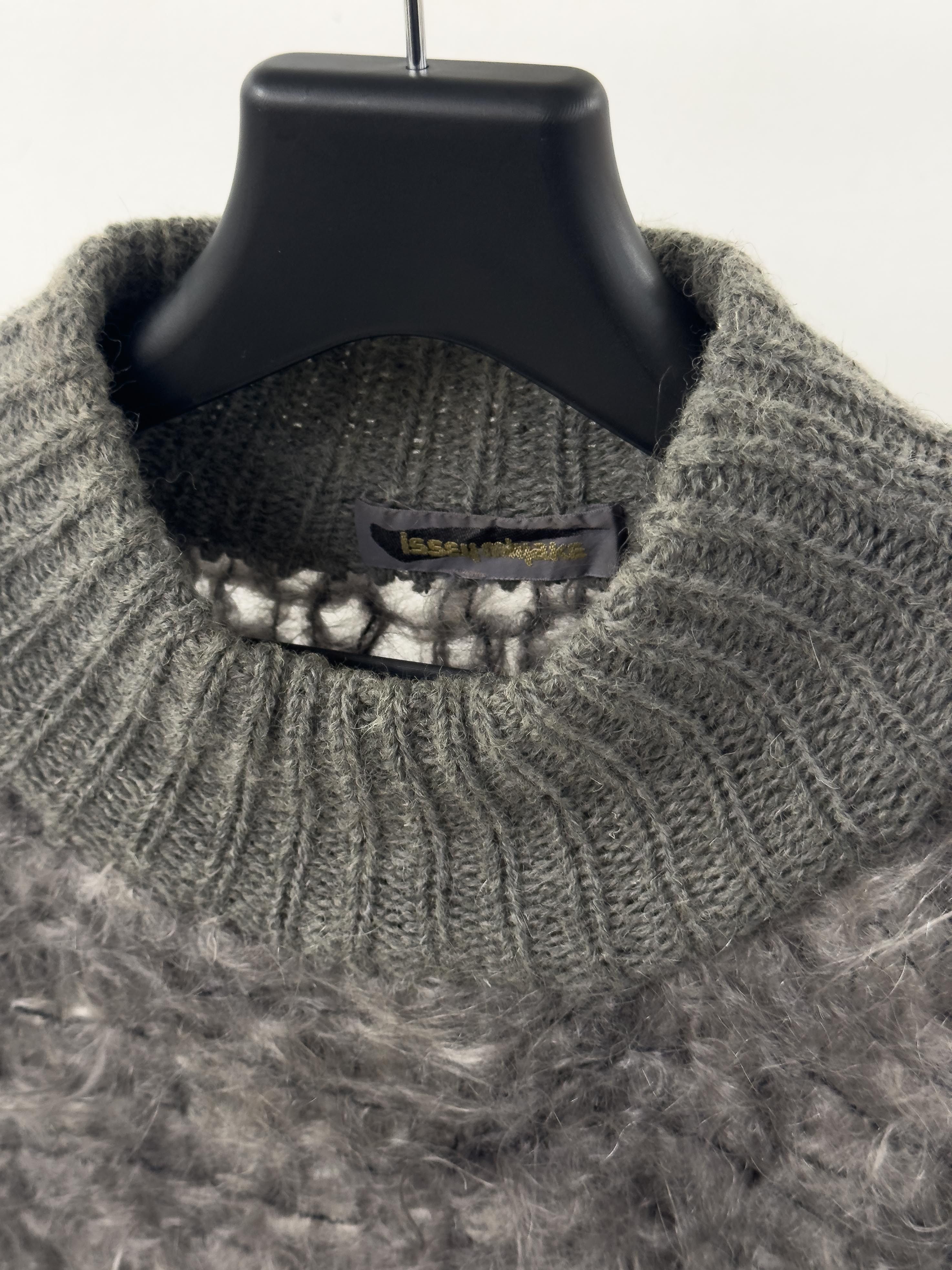 Issey Miyake 80s Issey Miyake Asymmetric Mohair Texture Sweater Size M / US 6-8 / IT 42-44 - 5 Thumbnail