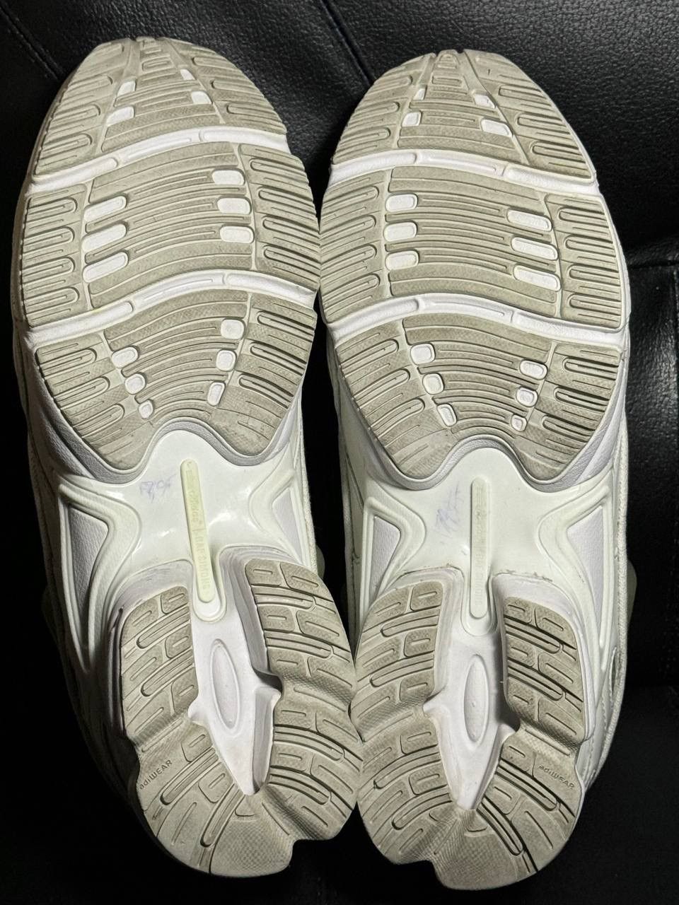 Raf Simons 10us Adidas Raf Simons Ozweego Cream white Khaki Size US 10 / EU 43 - 9 Thumbnail