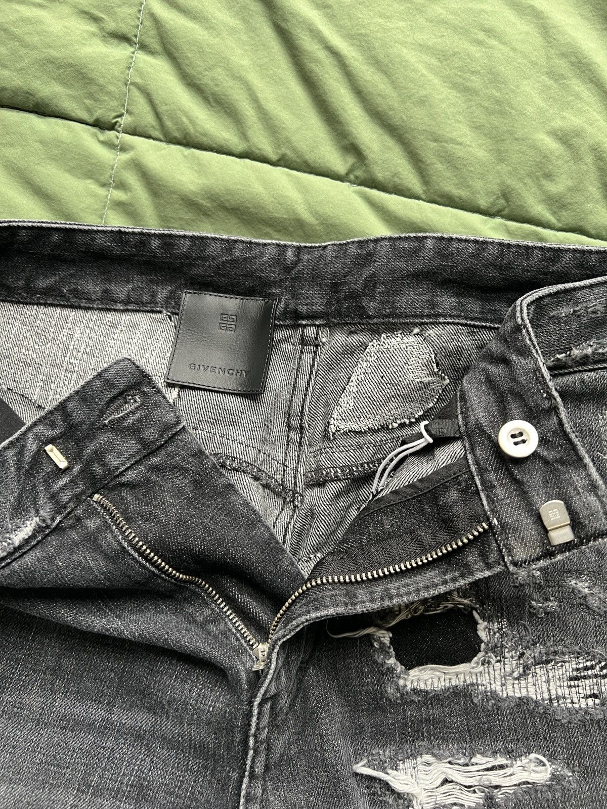 Givenchy Givenchy Thrashed Moleskin Jeans MMW Size US 30 / EU 46 - 7 Thumbnail