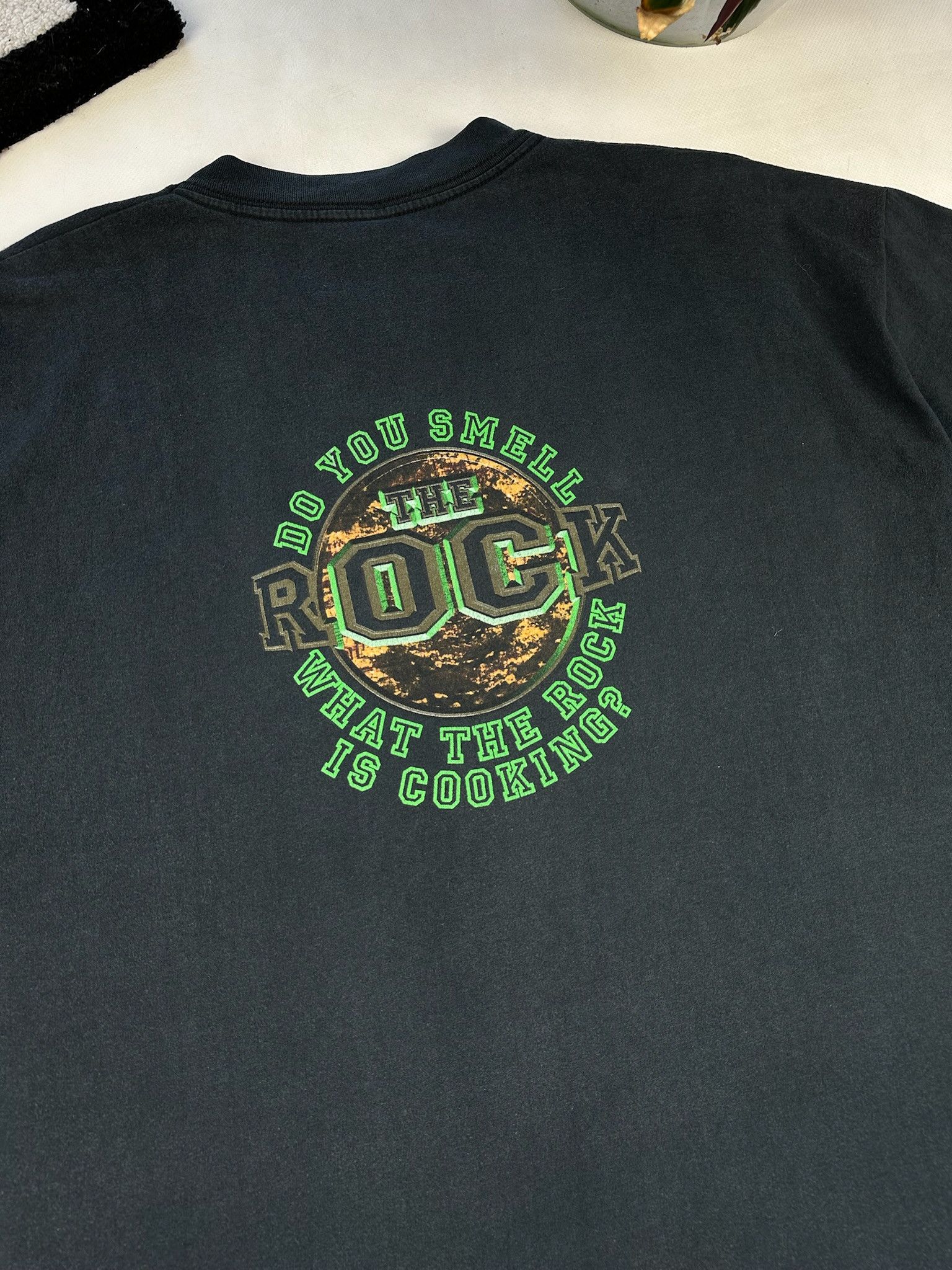 Vintage Vintage WWE The Rock T-Shirt 1998 Size US XL / EU 56 / 4 - 6 Thumbnail