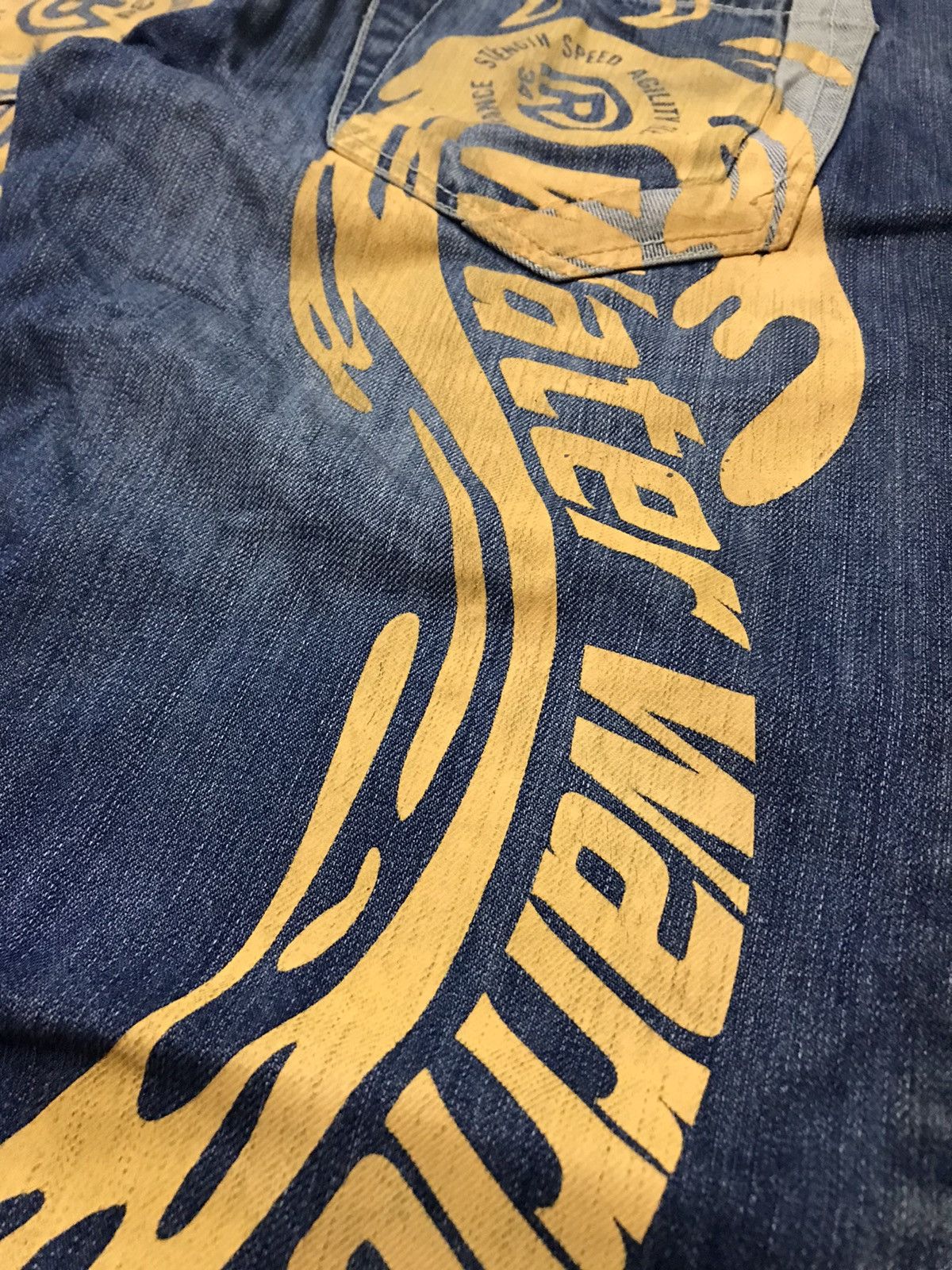 Japanese Brand × Vintage 🔥VERY RARE🔥REALBVOICE Fly Button Big Printed Jeans Size US 31 - 14 Thumbnail