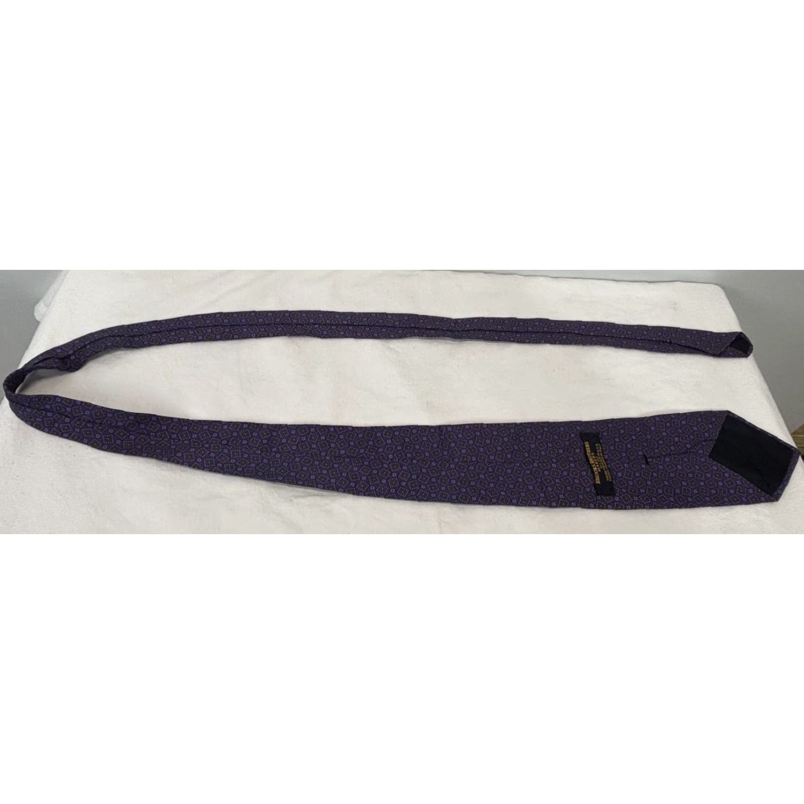 Brooks Brothers VINTAGE Brooks Brothers Makers Silk Tie Men’s Purple Made In USA Tie Men Purple Silk 90s? (but must avoid adding info). Size ONE SIZE - 3 Thumbnail
