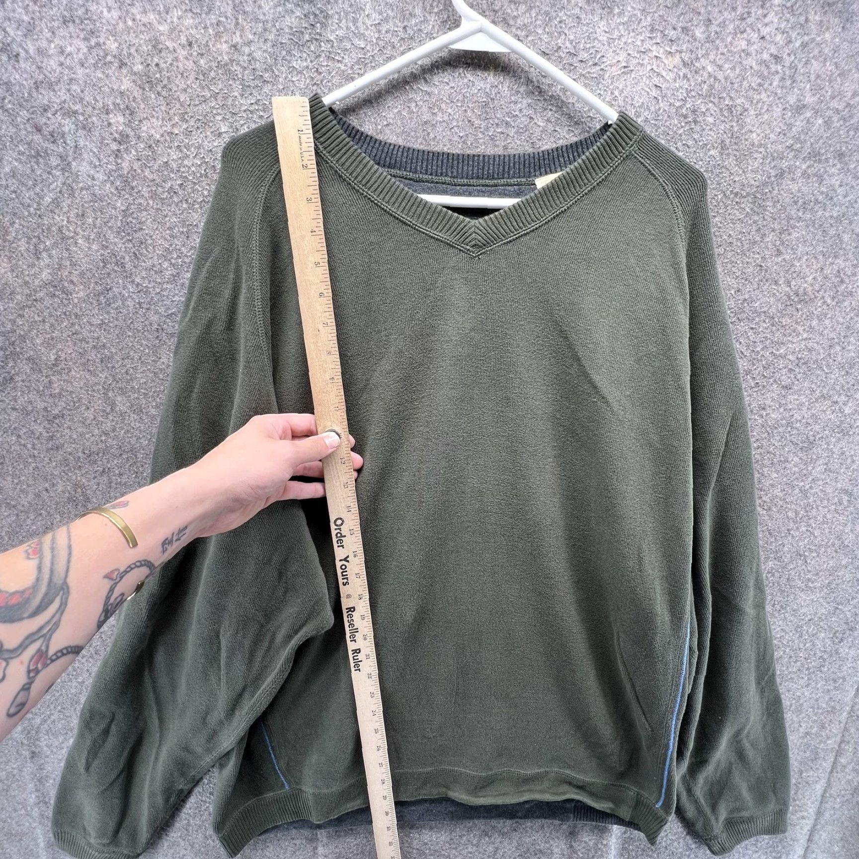 Tommy Bahama Tommy Bahama Sweater Mens XL Green V Neck Pullover Cotton Knit Reversible Knit, Solid, Raglan, Long Sleeve, Casual, Fall Winter Spring, Mens Size US XL / EU 56 / 4 - 7 Thumbnail