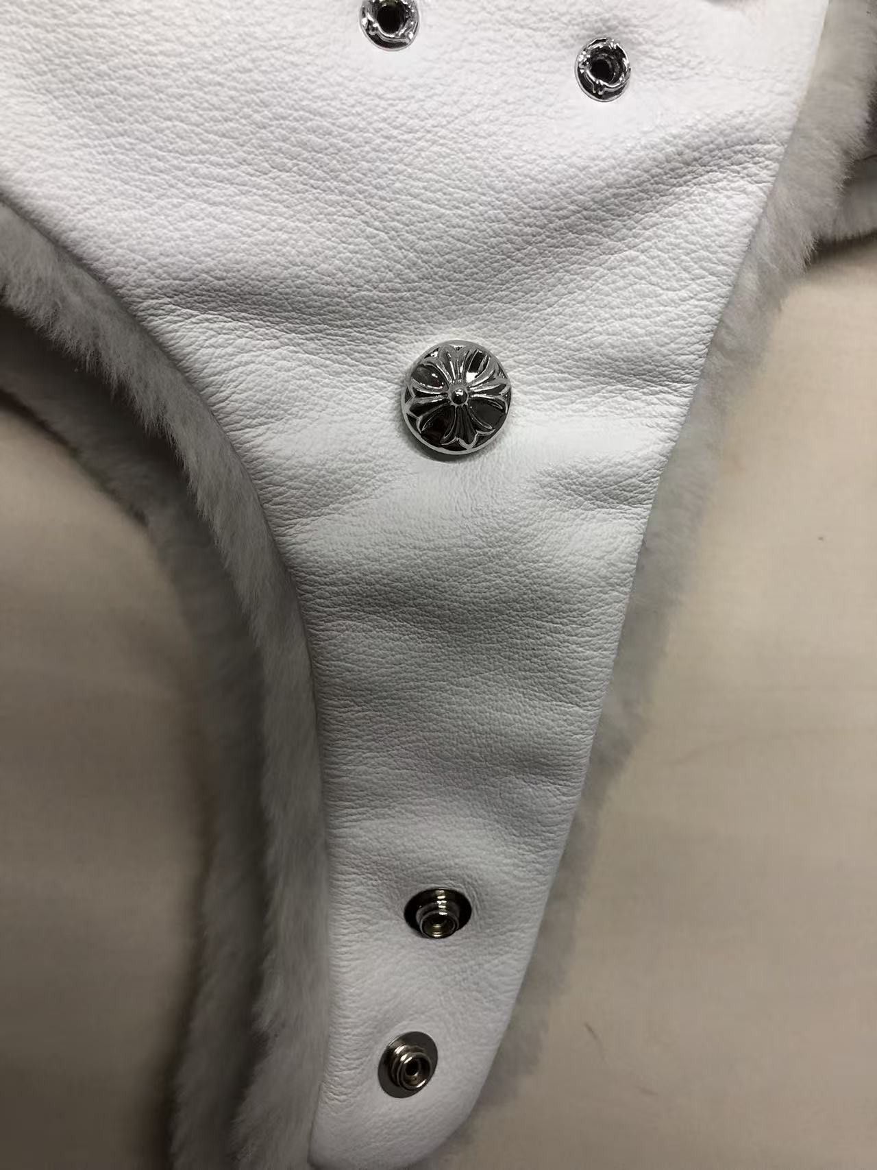 Chrome Hearts Chrome Hearts Silver Button White Fur Hat With Ear Flaps Size ONE SIZE - 5 Thumbnail