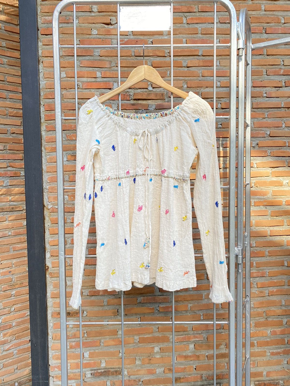 TSUMORI CHISATO animal embroidery pleated blouse