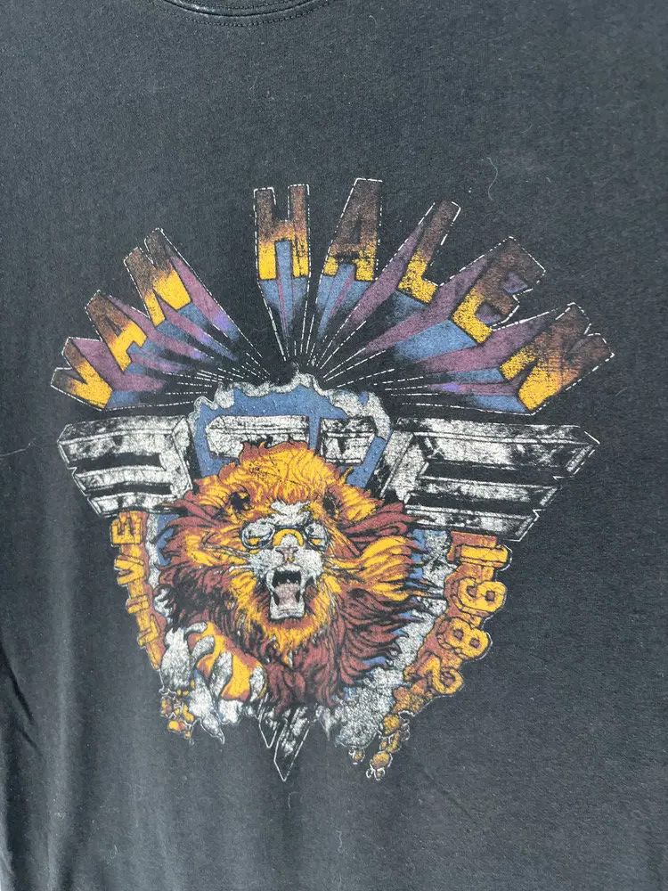 Band Tees Vintage Y2K Van Halen Graphic T-shirt Men Adult Size S / US 4 / IT 40 - 8 Thumbnail