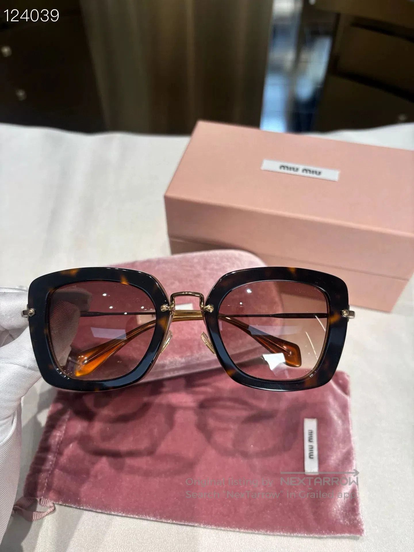 Miu Miu Miu Miu Leopard Print Sunglasses. Size ONE SIZE - 1 Thumbnail