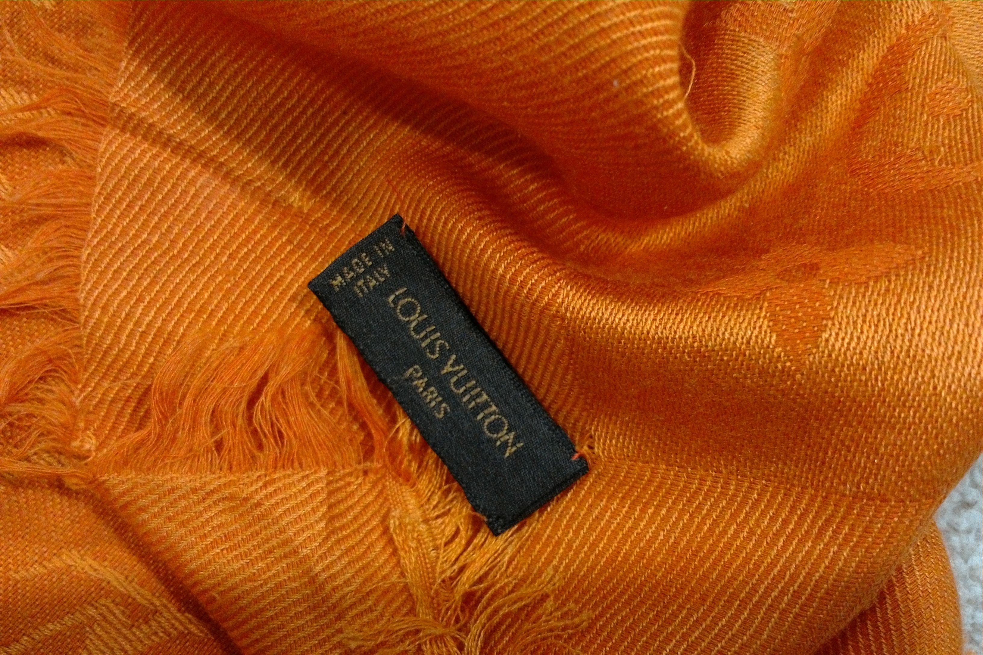 Louis Vuitton Louis Vuitton Scarf Silk Metal Monogram Patern LV Size ONE SIZE - 7 Thumbnail