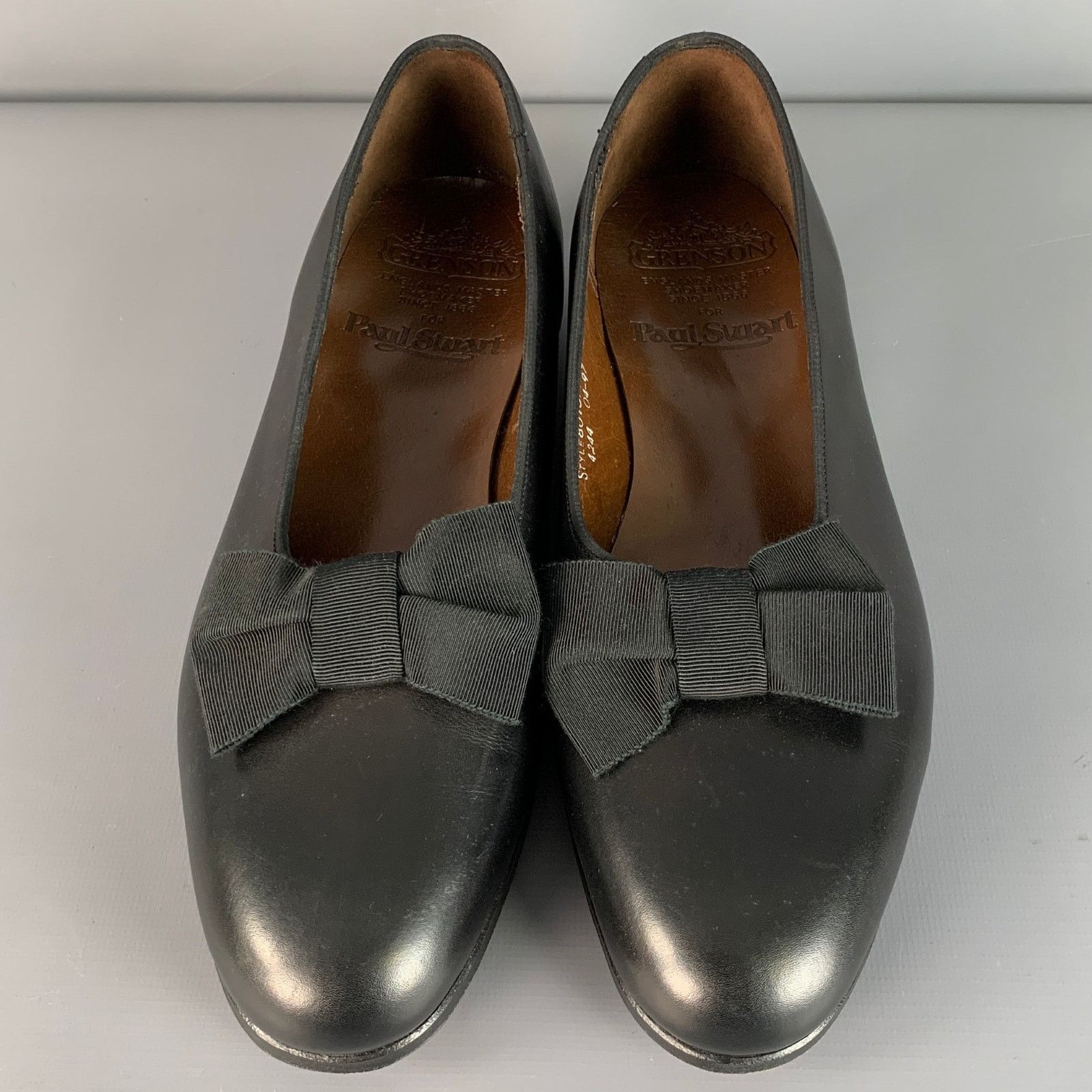 Paul Stuart PAUL STUART x GRENSON Size 6.5 Black Leather Bow Loafers Size US 6.5 / EU 39-40 - 4 Thumbnail