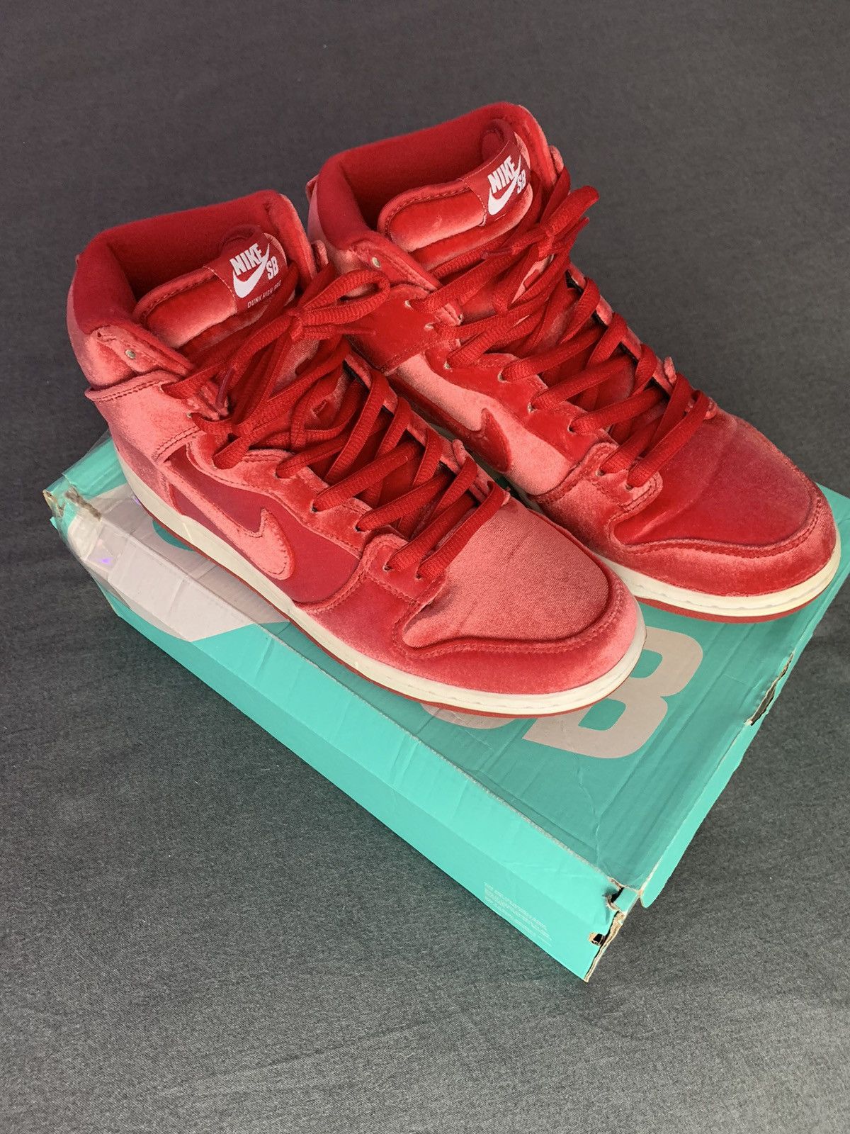 Red Velvet Dunk | Grailed