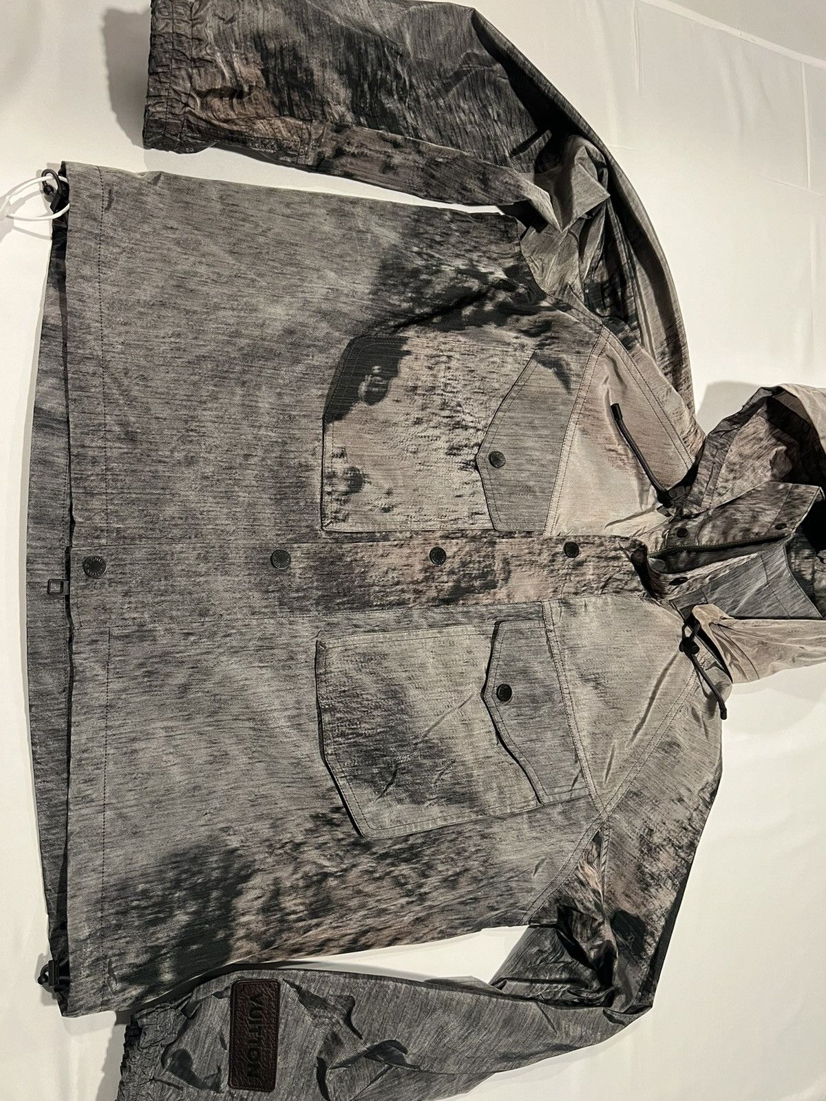Louis Vuitton Louis Vuitton men’s earth windbreaker. 48/M. $2250 Size US M / EU 48-50 / 2 - 1 Thumbnail