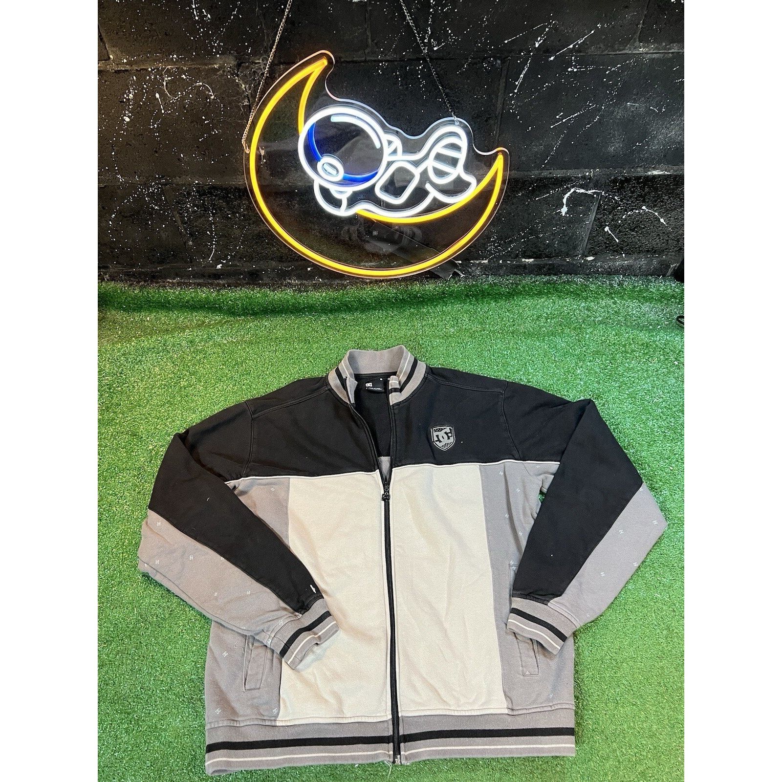 DC DC Shoes Full Zip Varsity Style Jacket Gray Black Men’s L Size US L / EU 52-54 / 3 - 1 Thumbnail