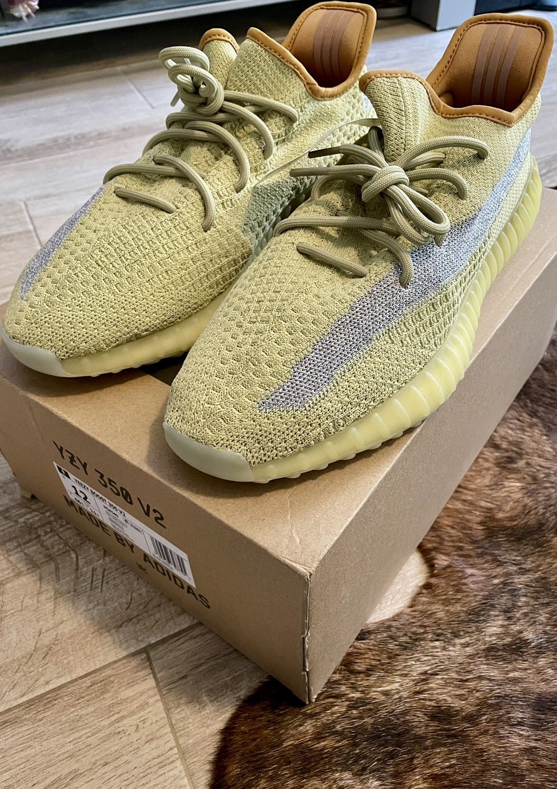 Yeezy Adidas Yeezy Boost 350 V2 Marsh Size 12 New! Size US 12 / EU 45 - 4 Thumbnail