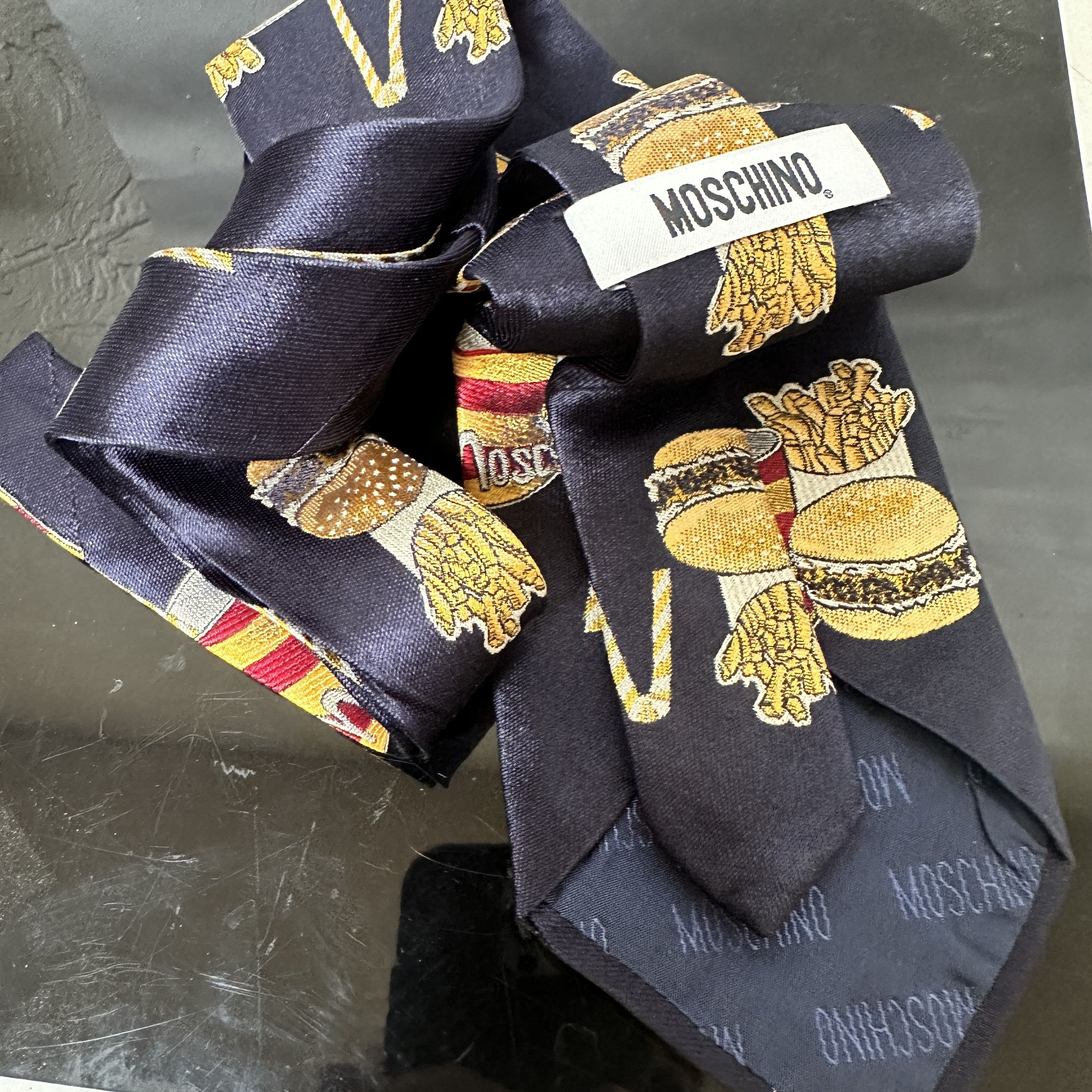Moschino Moschino Tie Collectors Item Silk Hamburger Fries Size ONE SIZE - 6 Thumbnail