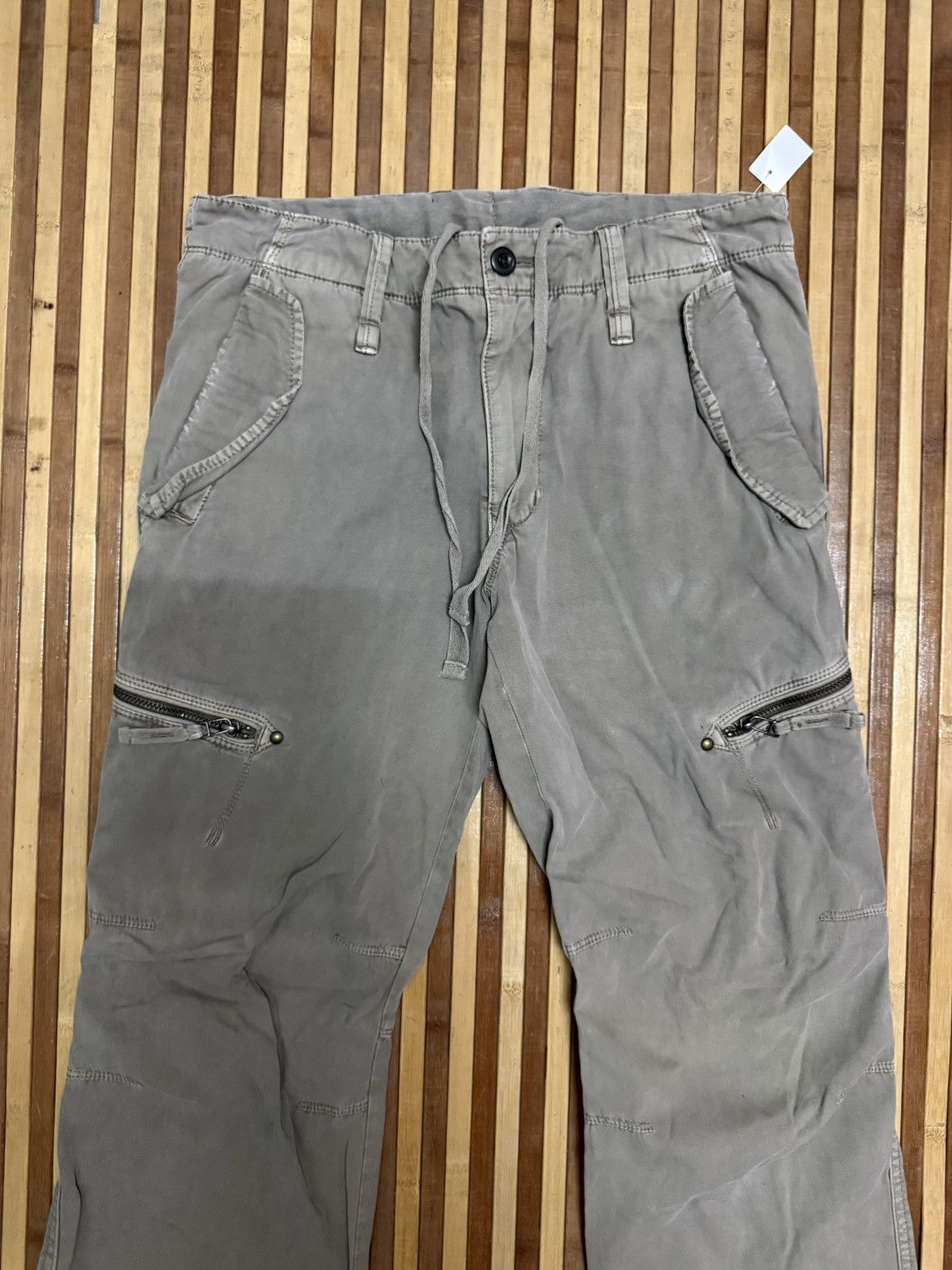 Uniqlo UNIQLO CARGO PANTS MULTIPOCKET / STREETWEAR Size US 31 - 2 Thumbnail