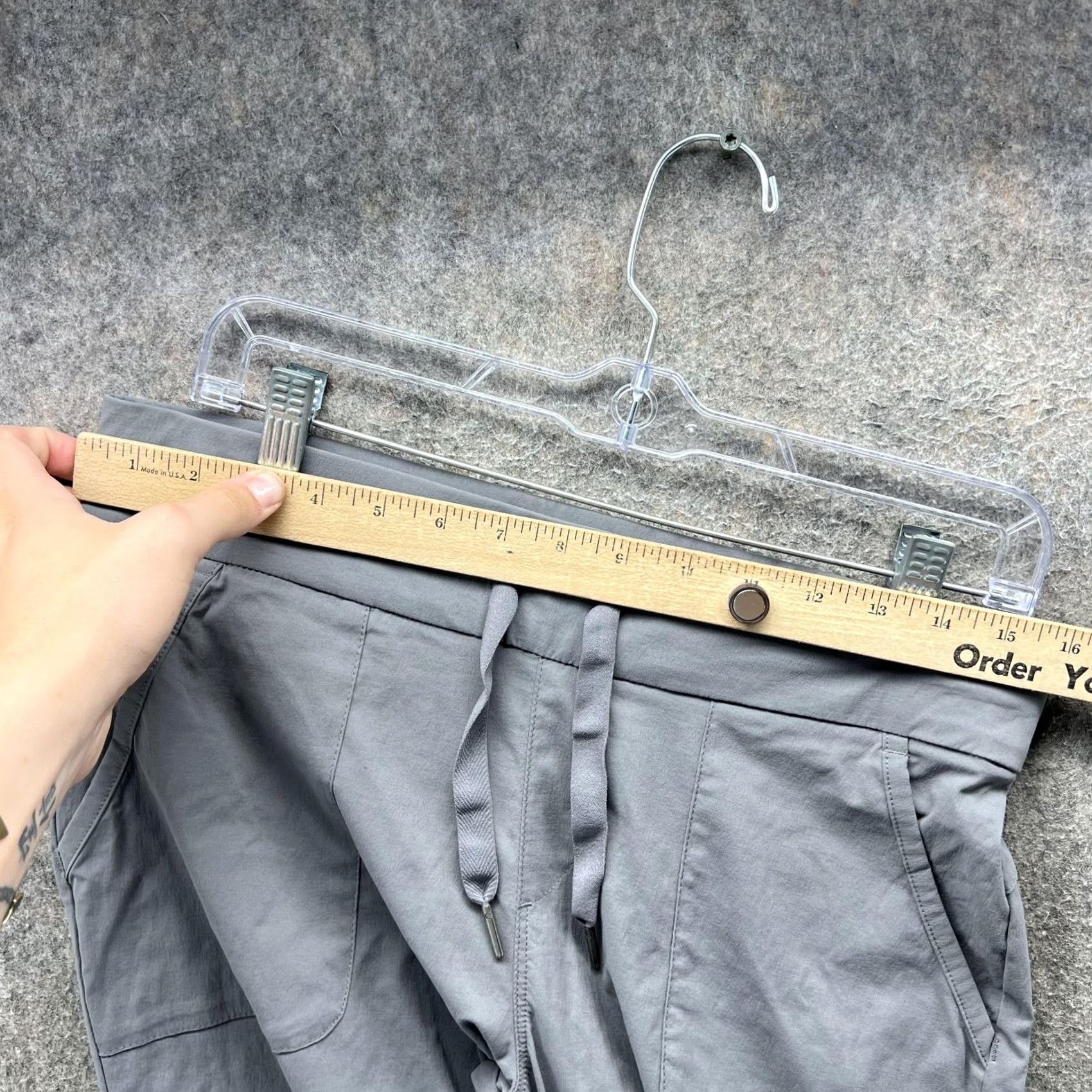 Vintage Columbia Pants Womens Medium Gray Cargo Tapered Leg Drawstring Hiking Outdoor Size 32" / US 10 / IT 46 - 6 Thumbnail
