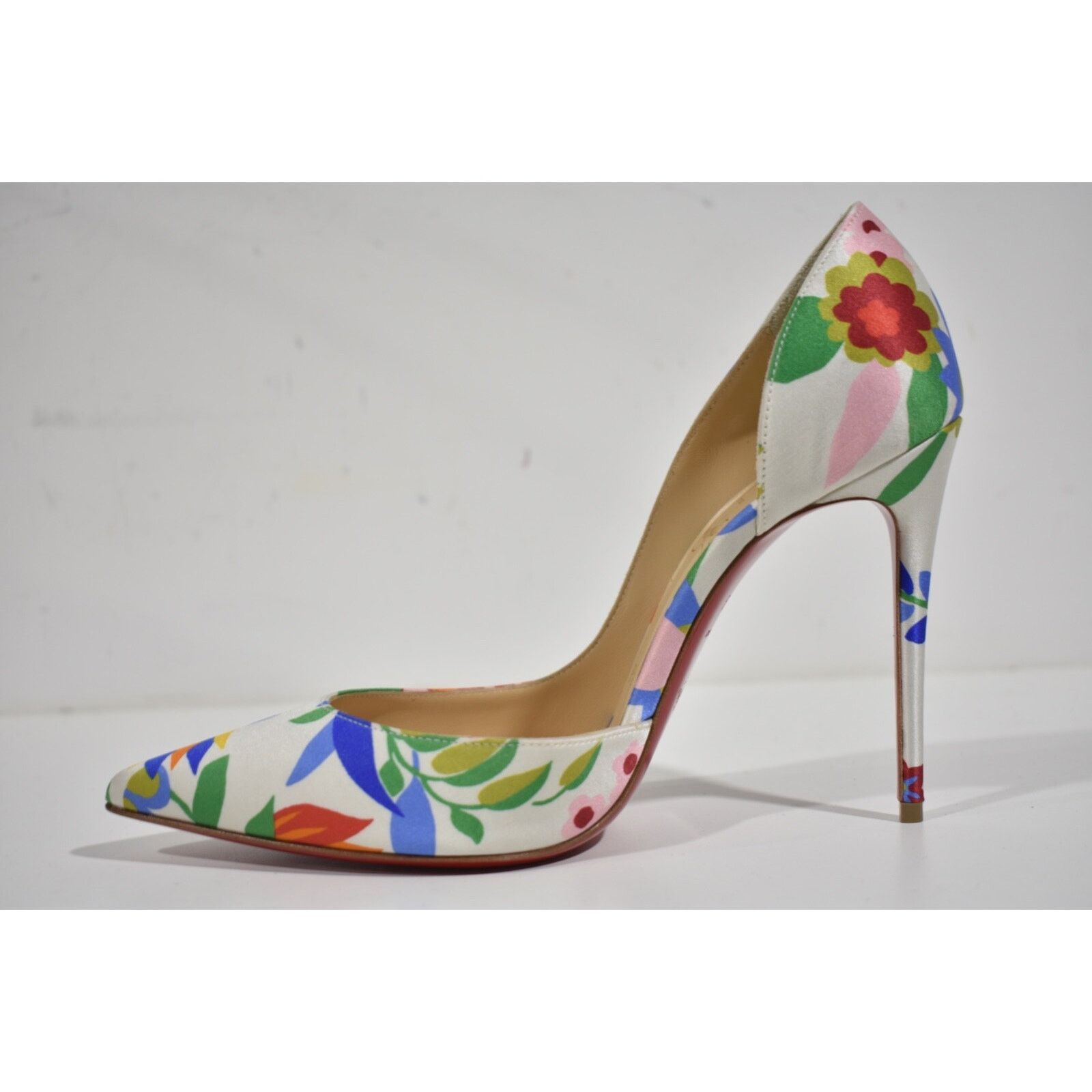 Christian Louboutin Iriza 100 Crepe Satin Bloomy Floral Pointed Heel Pump 37.5 Size US 7.5 / IT 37.5 - 8 Thumbnail