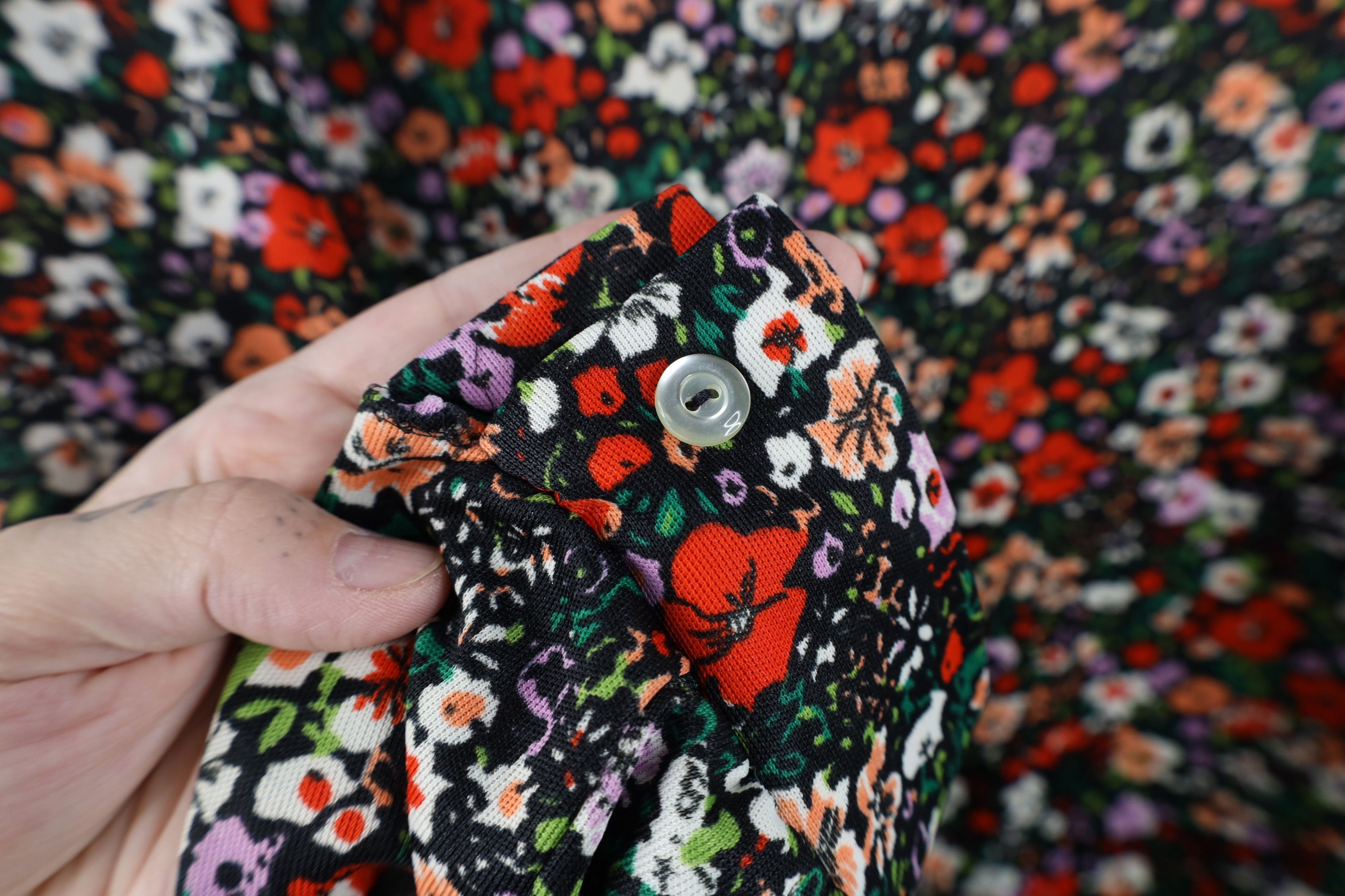 Vintage Vintage 60s 70s Streetwear Floral Knit Collared Button Shirt Size M / US 6-8 / IT 42-44 - 6 Thumbnail