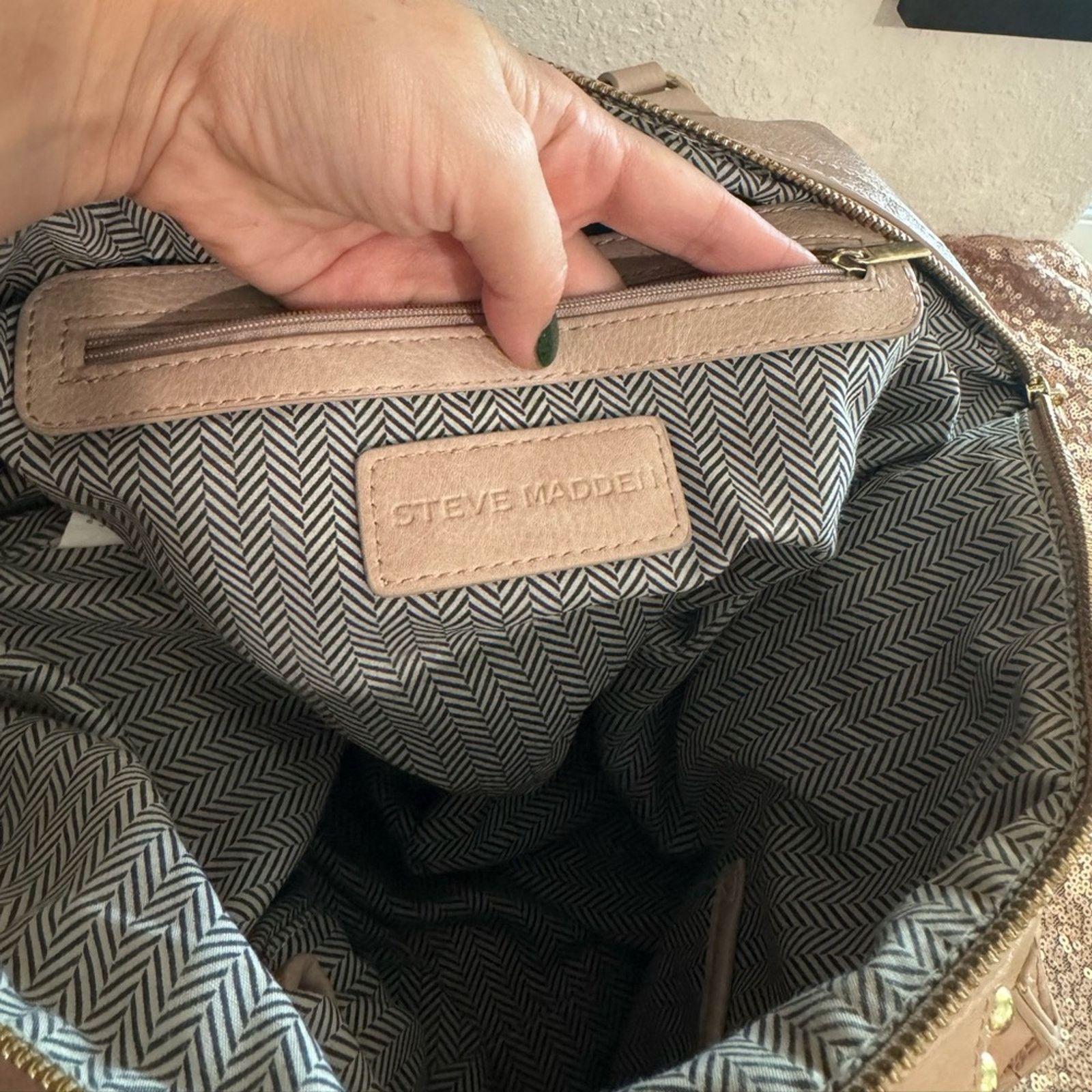 Steve Madden STEVE MADDEN🌟 Mauve with Gold Studs, Oversized Shoulder Bag Size ONE SIZE - 12 Thumbnail