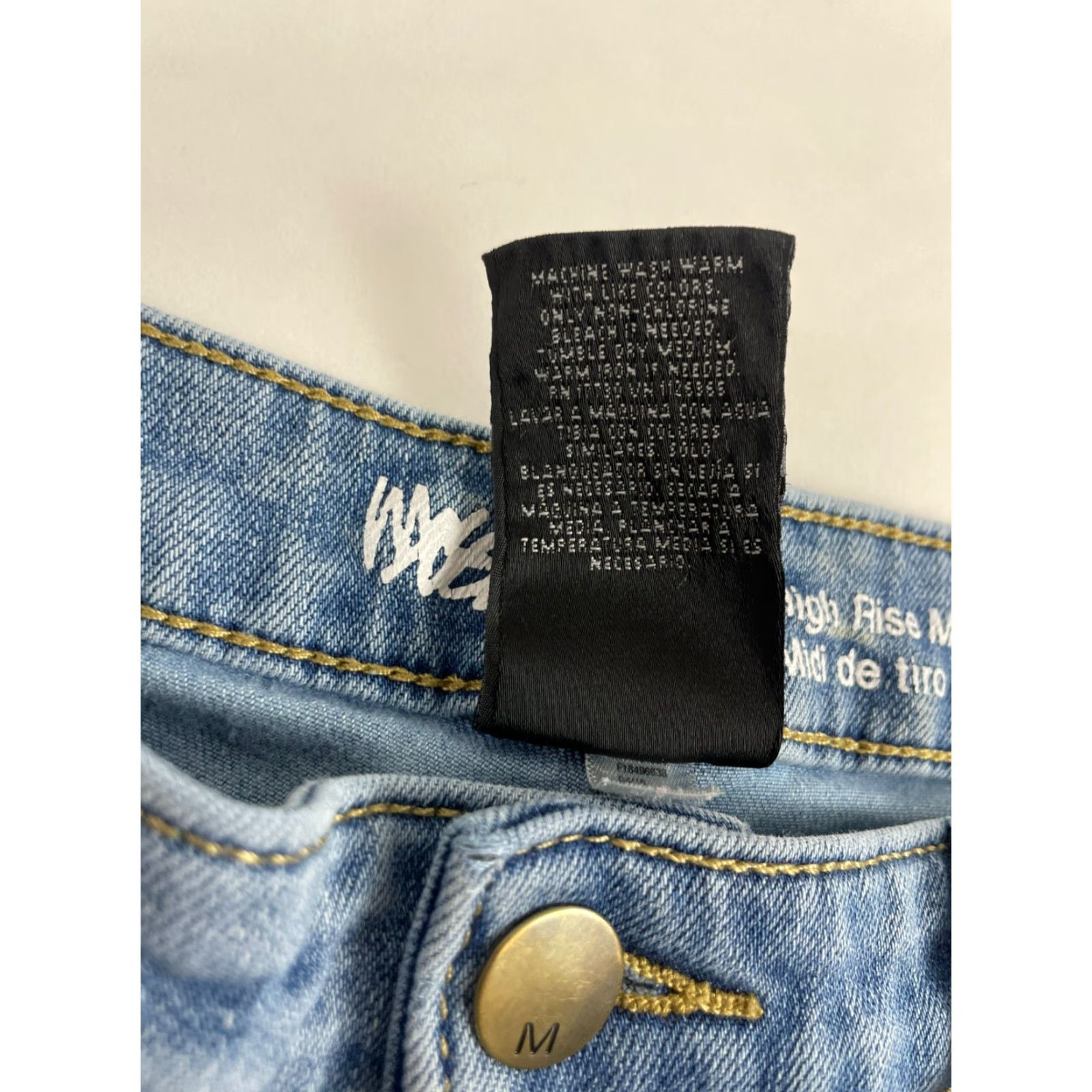 Mossimo Mossimo Women Bermuda Shorts Denim, Size 12, High Rise, Midi, Blue, Casual, Regular Fit, Size 34" / US 12 / IT 48 - 8 Thumbnail