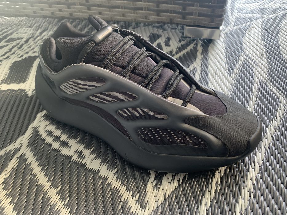 university gold 9s mens