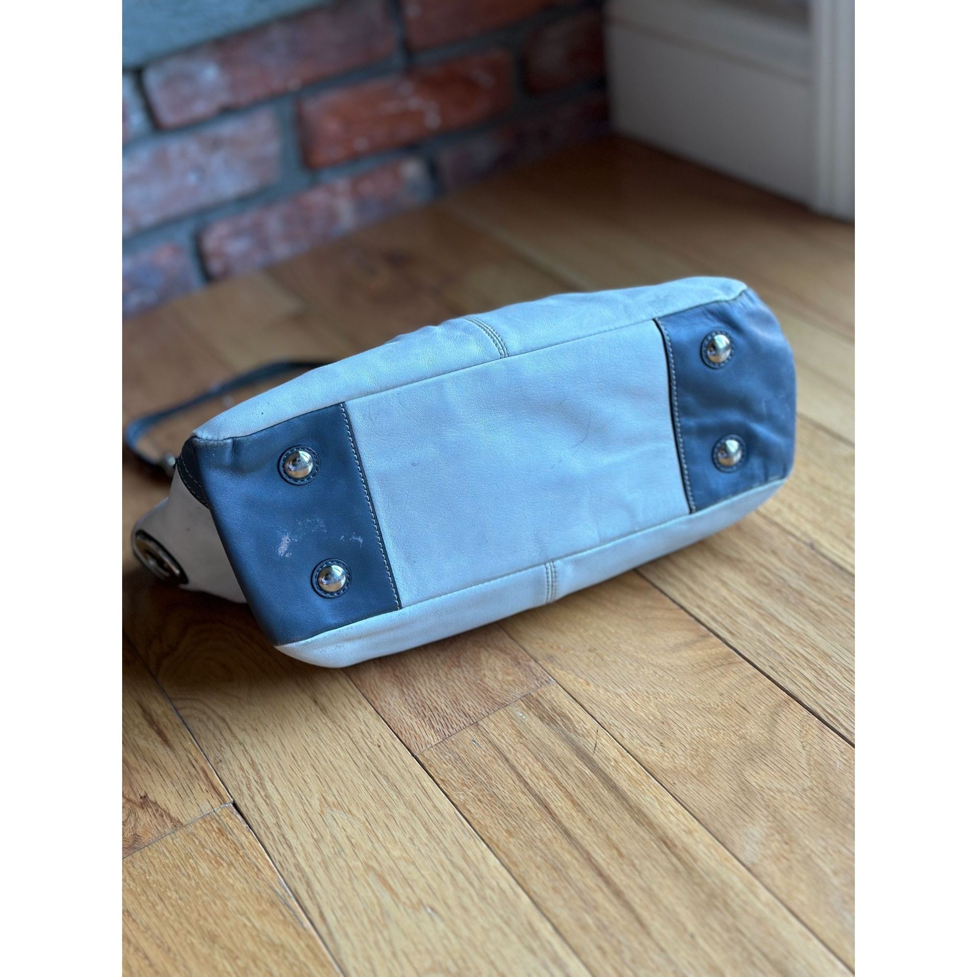 Coach COACH WHITE/ GREY LEATHER SOHO HOBO BAG HANDBAG, VINTAGE Size ONE SIZE - 7 Thumbnail