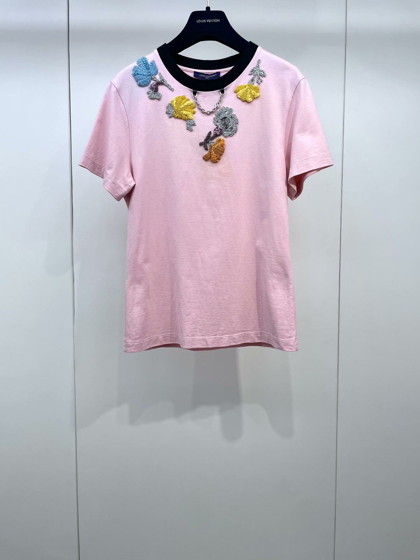 Louis Vuitton LV 2024 SS Embroidered Flower T-shirt Size XS / US 0-2 / IT 36-38 - 1 Thumbnail