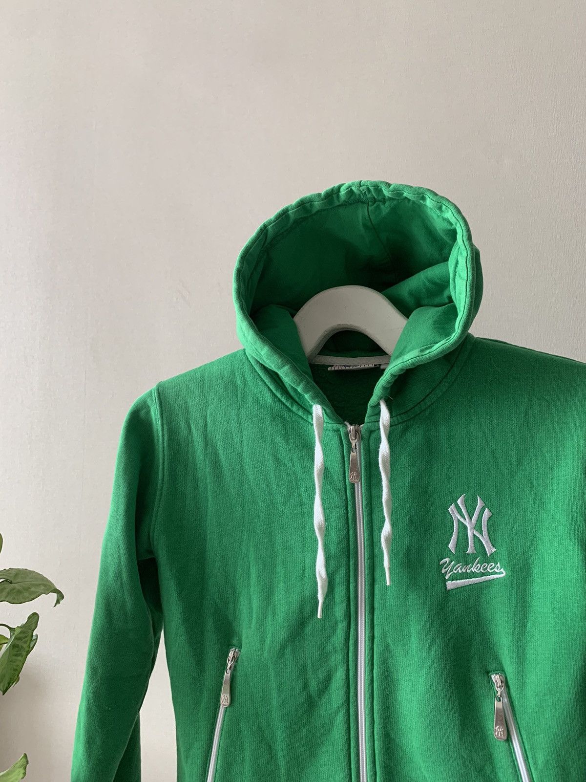 Vintage New York Yankees WMNS Y2K vintage Zip Up Hoodie Size US M / EU 48-50 / 2 - 2 Thumbnail