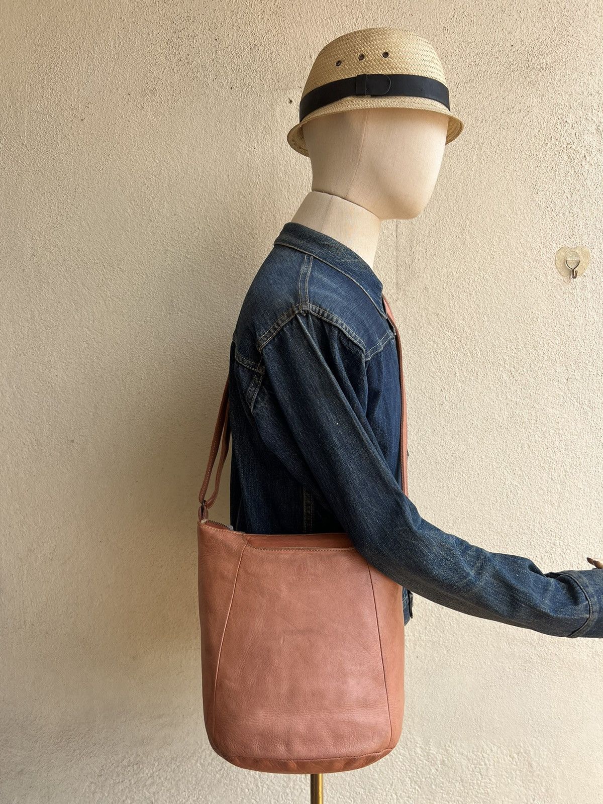 Leather Kissora Japan Muddy Patina Leather Sling Bag Size ONE SIZE - 2 Thumbnail