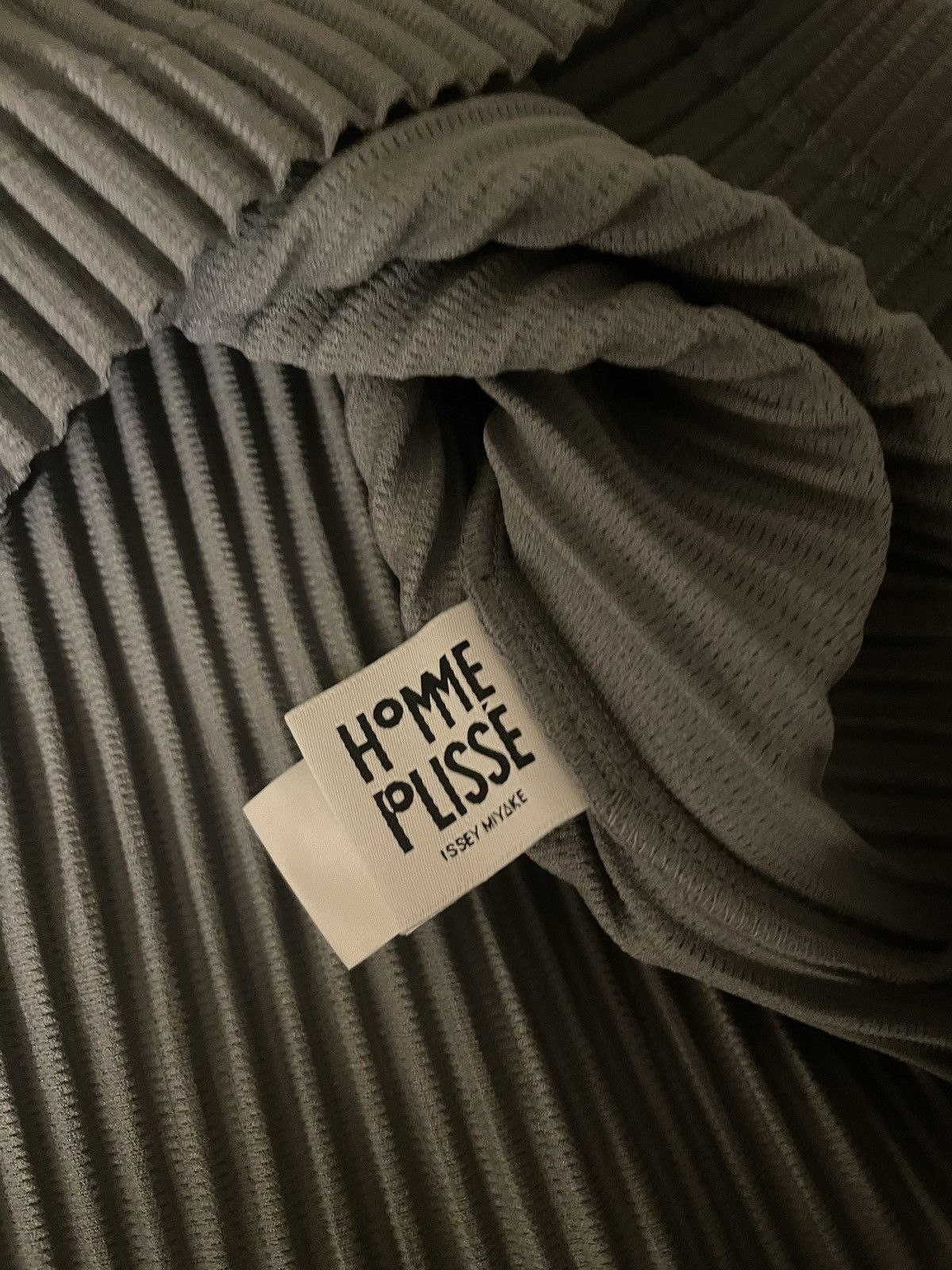Homme Plisse Issey Miyake Homme Plisse - long sleeve in ash grey Size US L / EU 52-54 / 3 - 4 Thumbnail