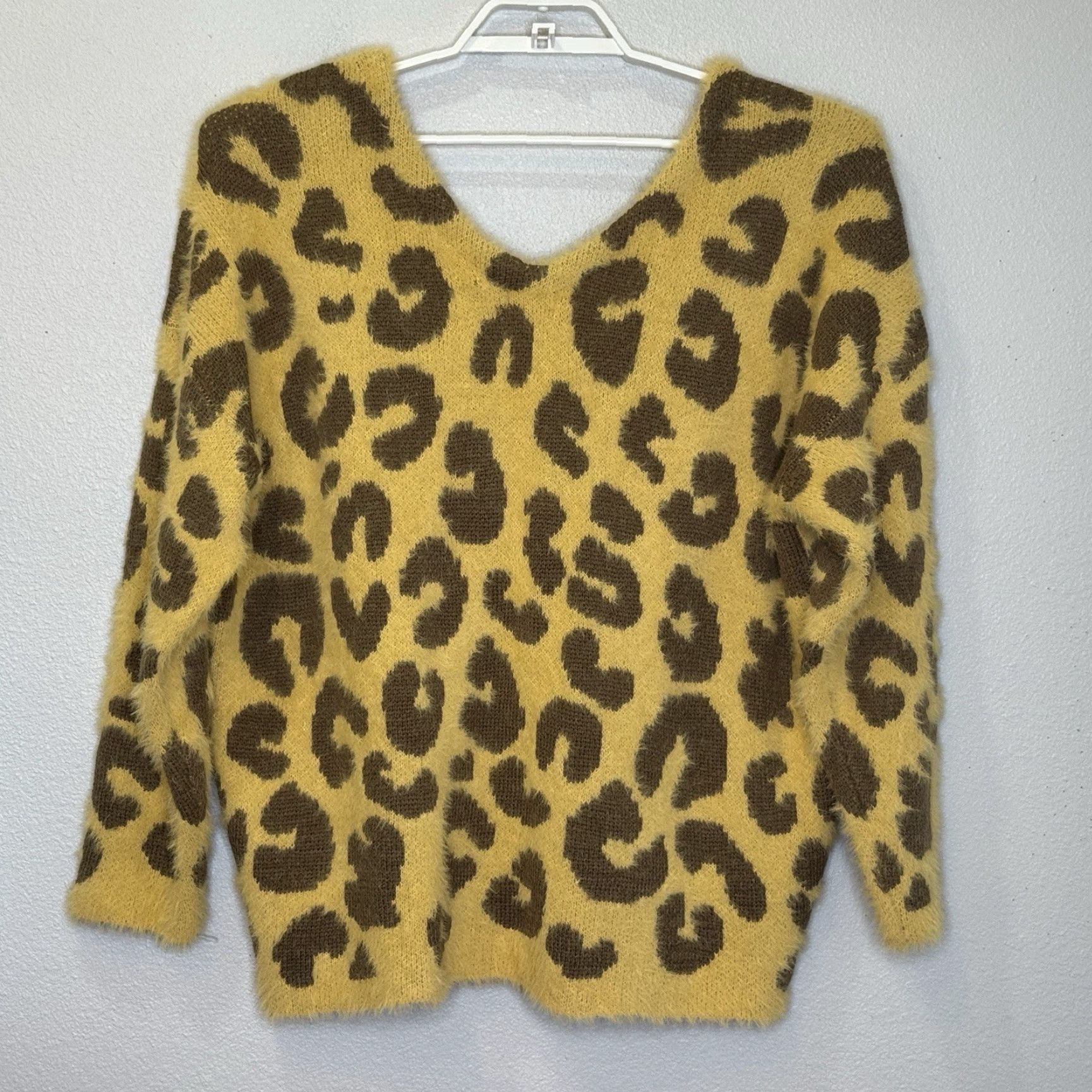Vintage POL Animal Print Fuzzy Oversized Sweater Womens Medium Long Sleeve V-Neck Pullover Knit Shirt Size M / US 6-8 / IT 42-44 - 4 Thumbnail