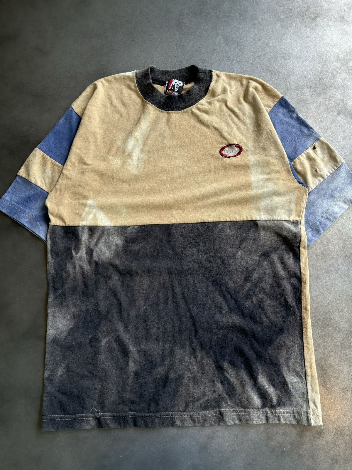 Vintage 1990s Vintage Sun Faded Tee Colour Block Bleached Thrashed M. Size US M / EU 48-50 / 2 - 4 Thumbnail