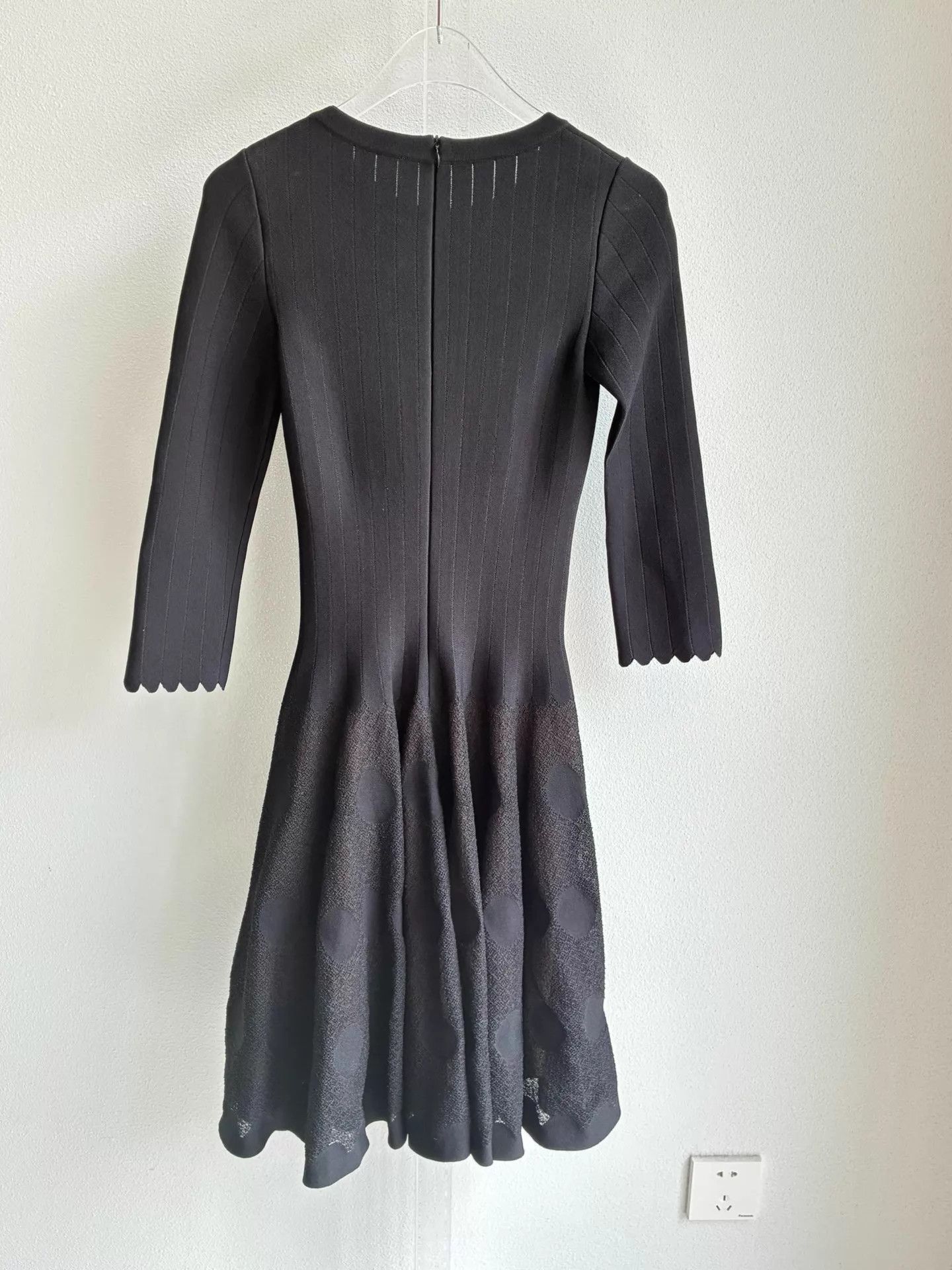 Alaia ALAÏA Black Knit Dress Size 36 Ruffled Hem Size XS / US 0-2 / IT 36-38 - 3 Thumbnail