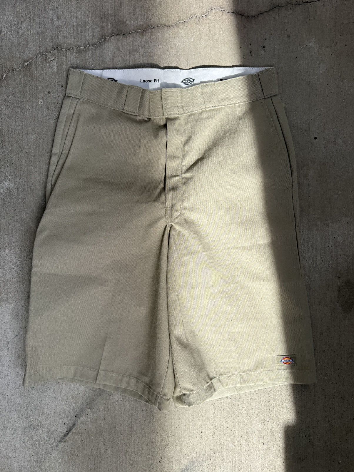 Dickies NWOT Dickies khaki shorts Size US 34 / EU 50 - 1 Preview