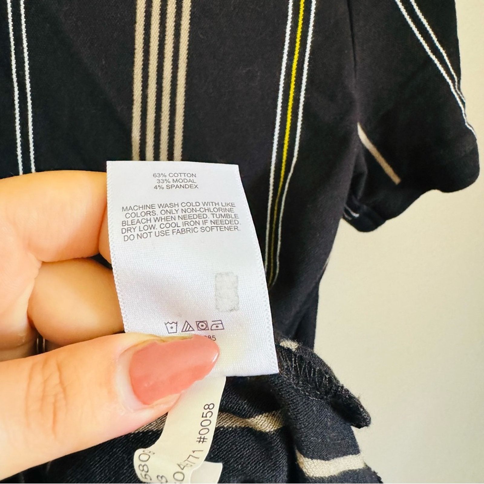 Express EXPRESS Black Beige Yellow Stripe Zip Short Sleeve Shirt Top Size US M / EU 48-50 / 2 - 7 Thumbnail