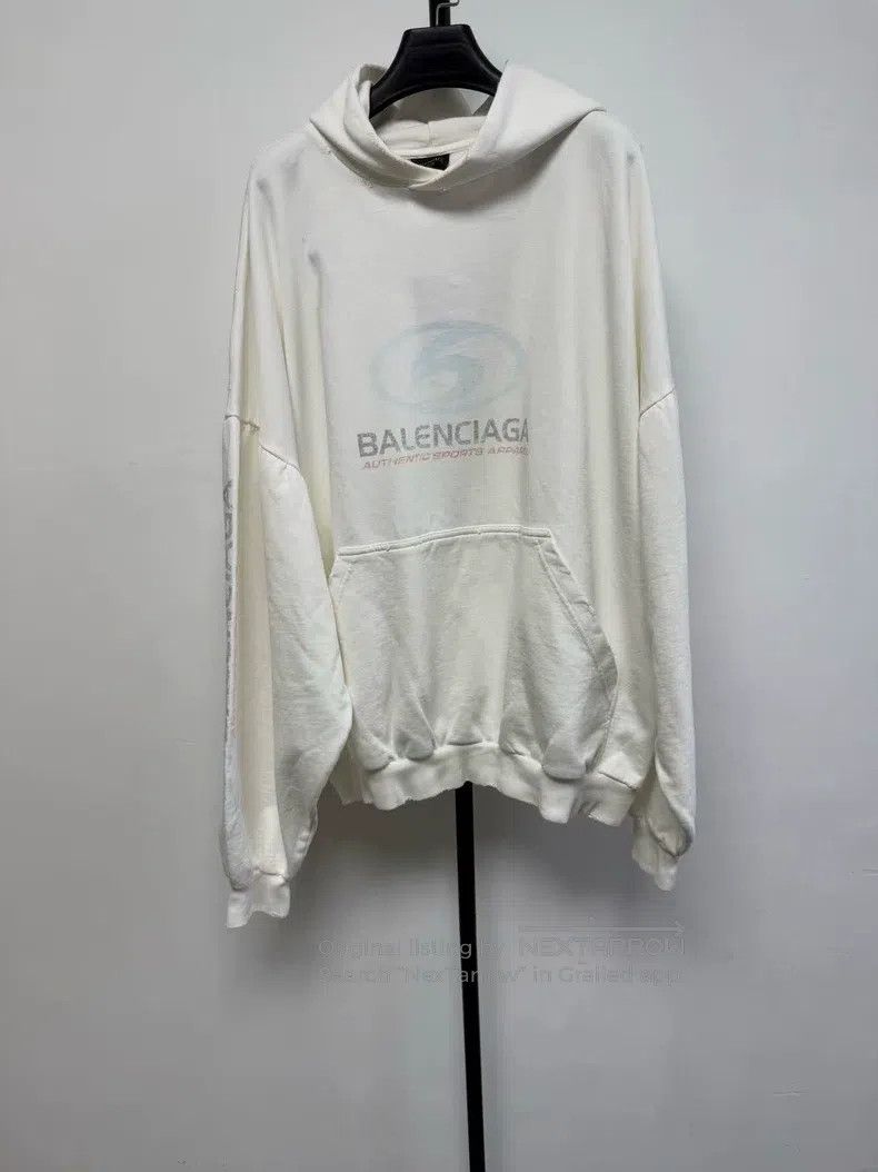 Balenciaga Balenciaga Printed Aged Hooded Casual Sweatshirt - White Size US L / EU 52-54 / 3 - 1 Thumbnail