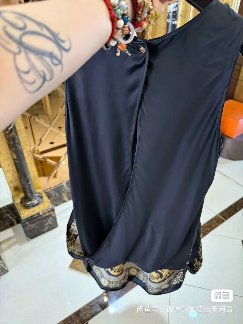 Versace Versace Black gold silk top dress Size M / US 6-8 / IT 42-44 - 8 Thumbnail