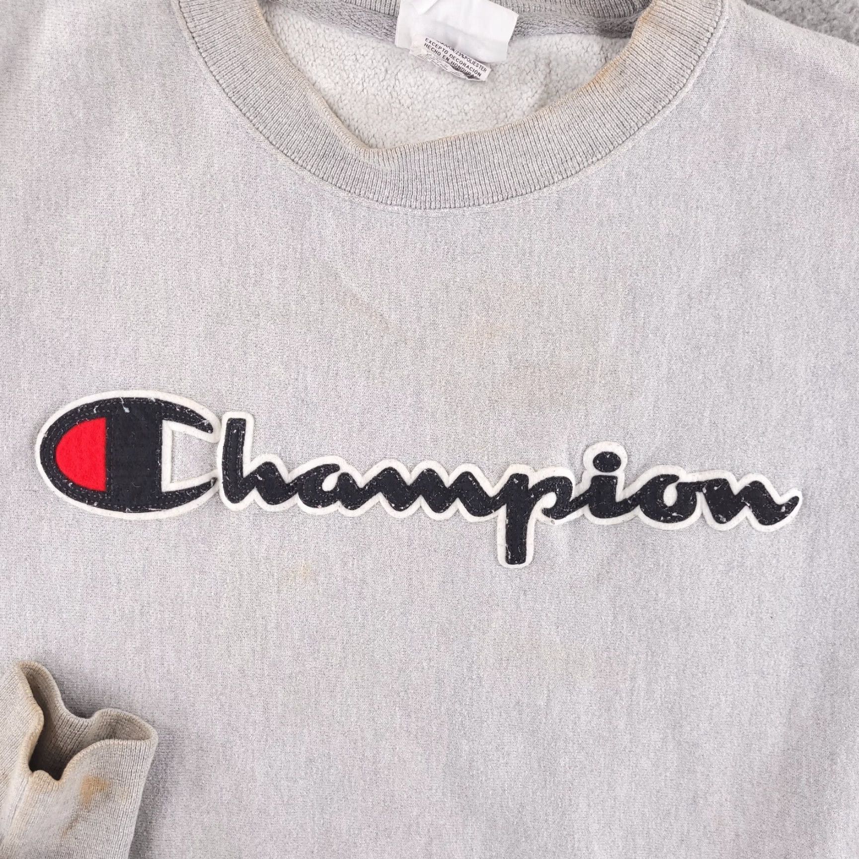 Champion VINTAGE Champion Sweatshirt Mens Large Reverse Weave Gray Crewneck Distressed Size US L / EU 52-54 / 3 - 7 Thumbnail