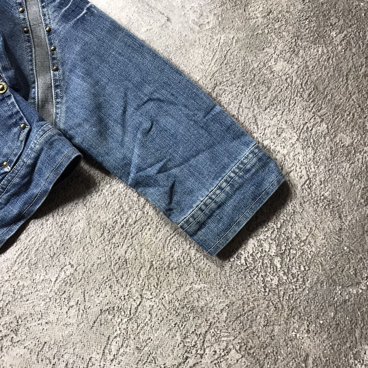 Vintage Vintage 90s Faded Crop Denim Jacket Streetwear Y2K Baggy S Size S / US 4 / IT 40 - 5 Thumbnail